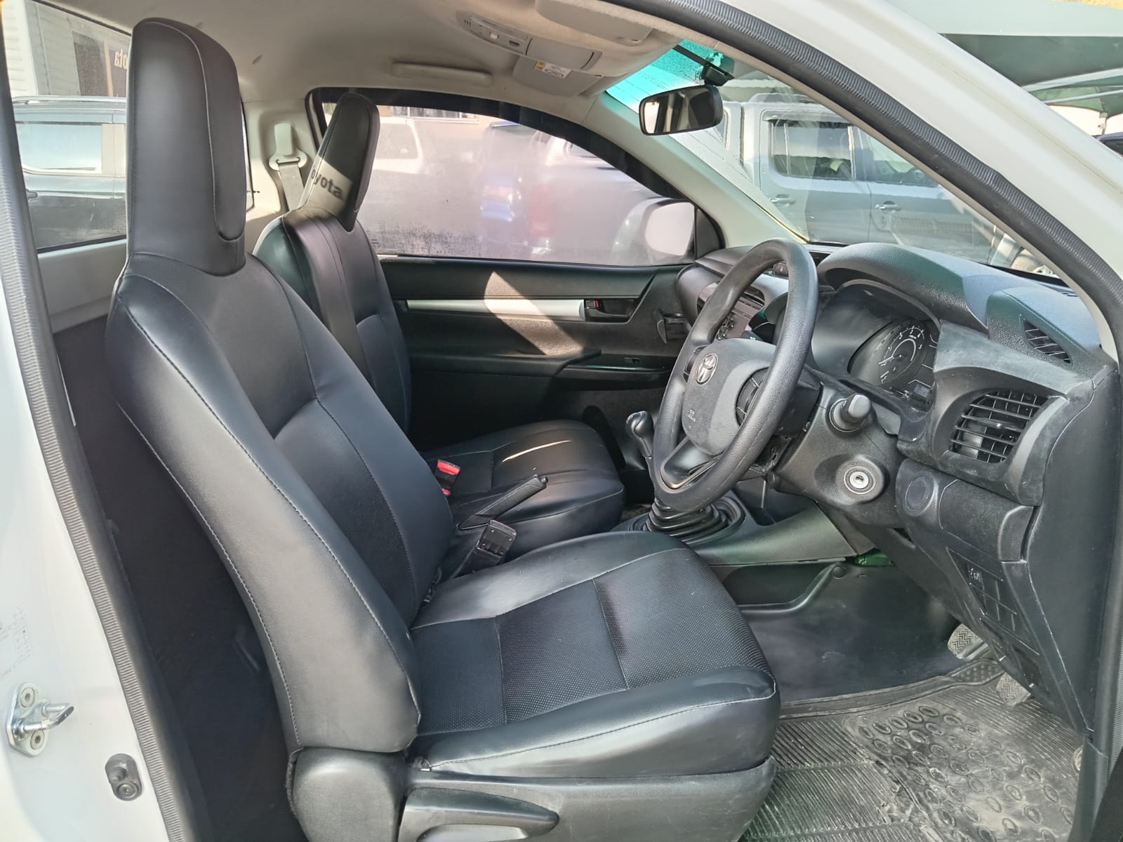 
								2023 TOYOTA HILUX 2.4 gd single cab lowrider full									