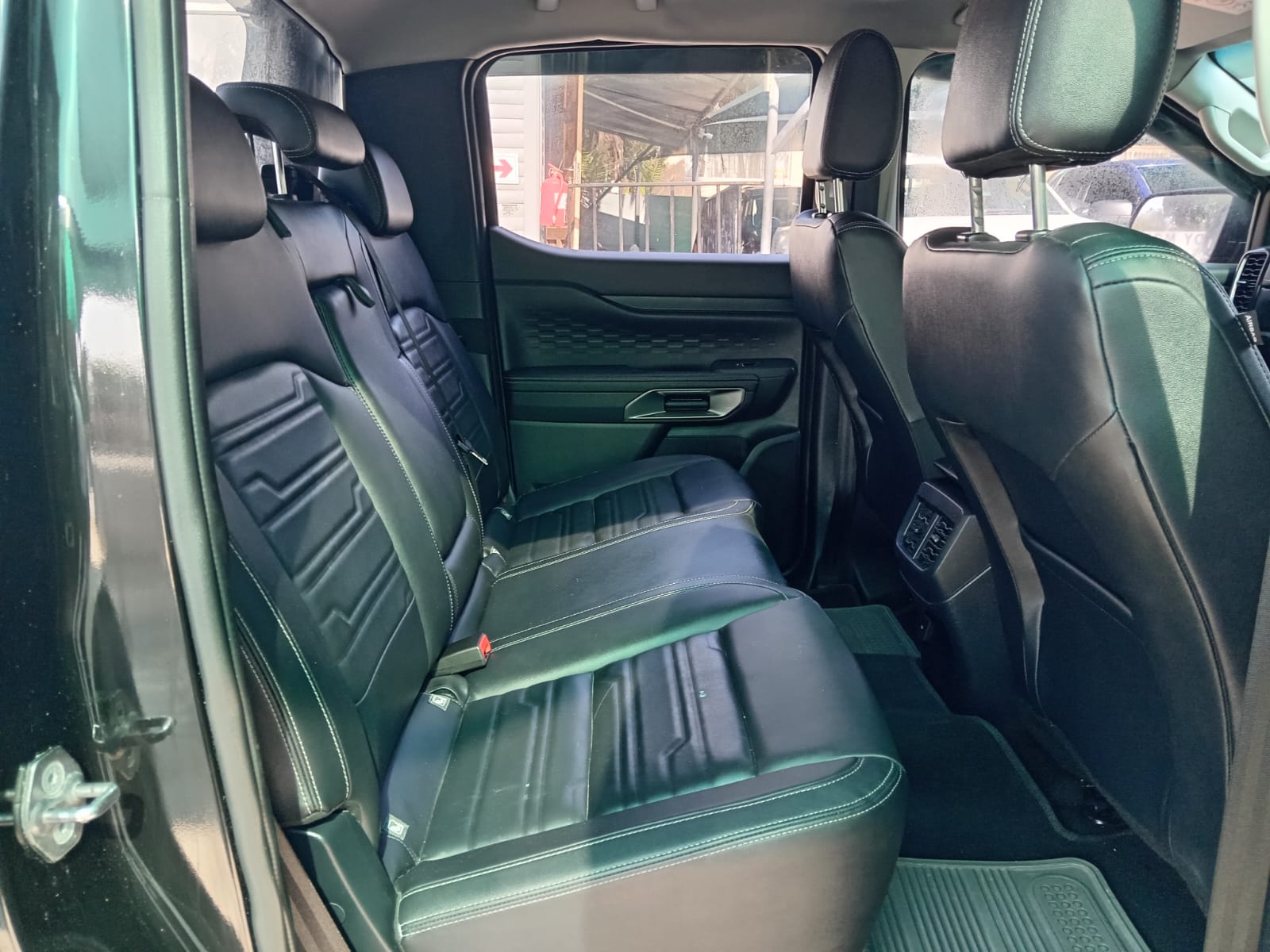
								Ford Ranger 2.0 XLT Double Cab XLT 4X4 full									