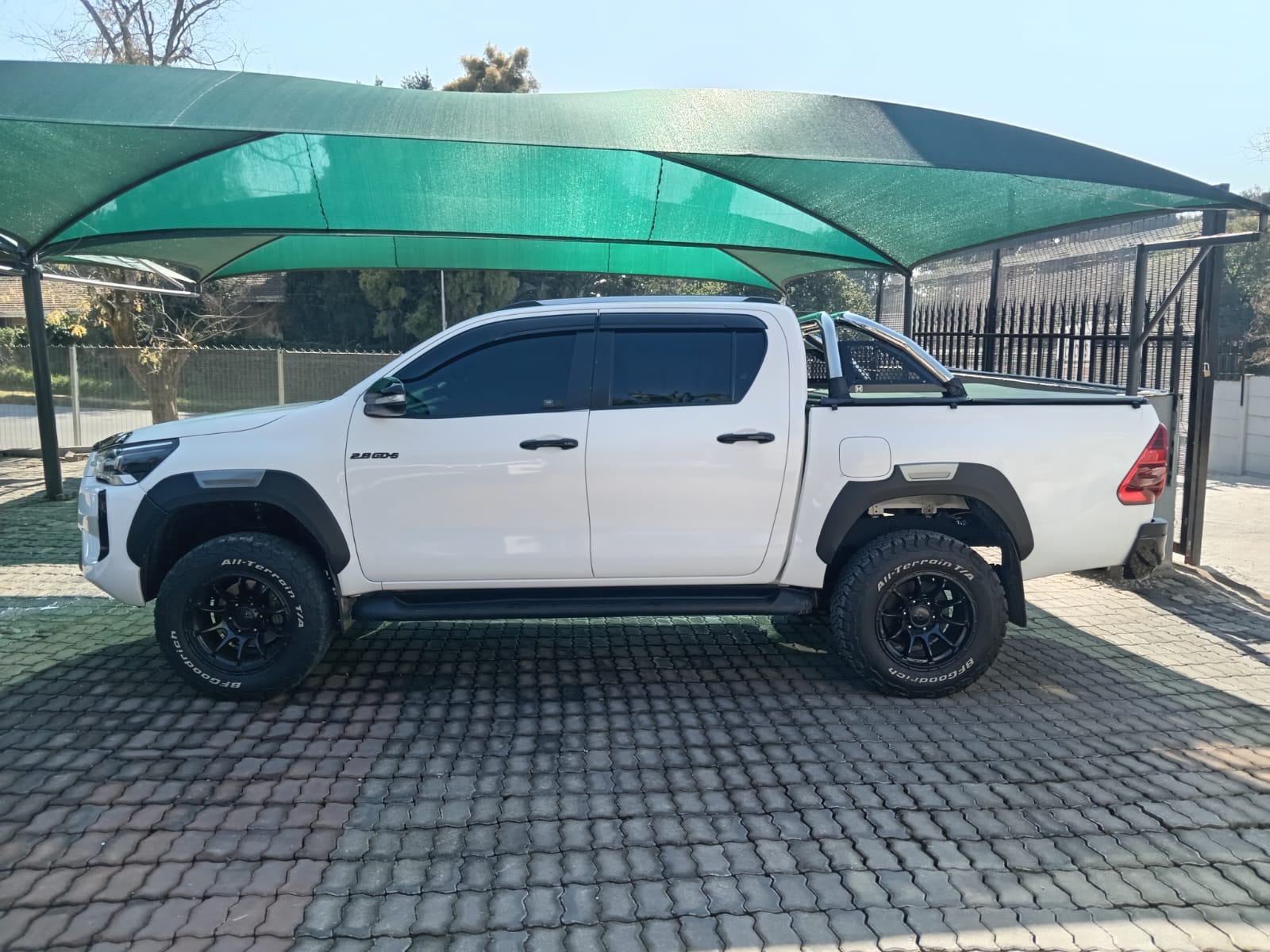 
								2016 Toyota Hilux 2.8GD-6 Double Cab 4×2 Raider full									