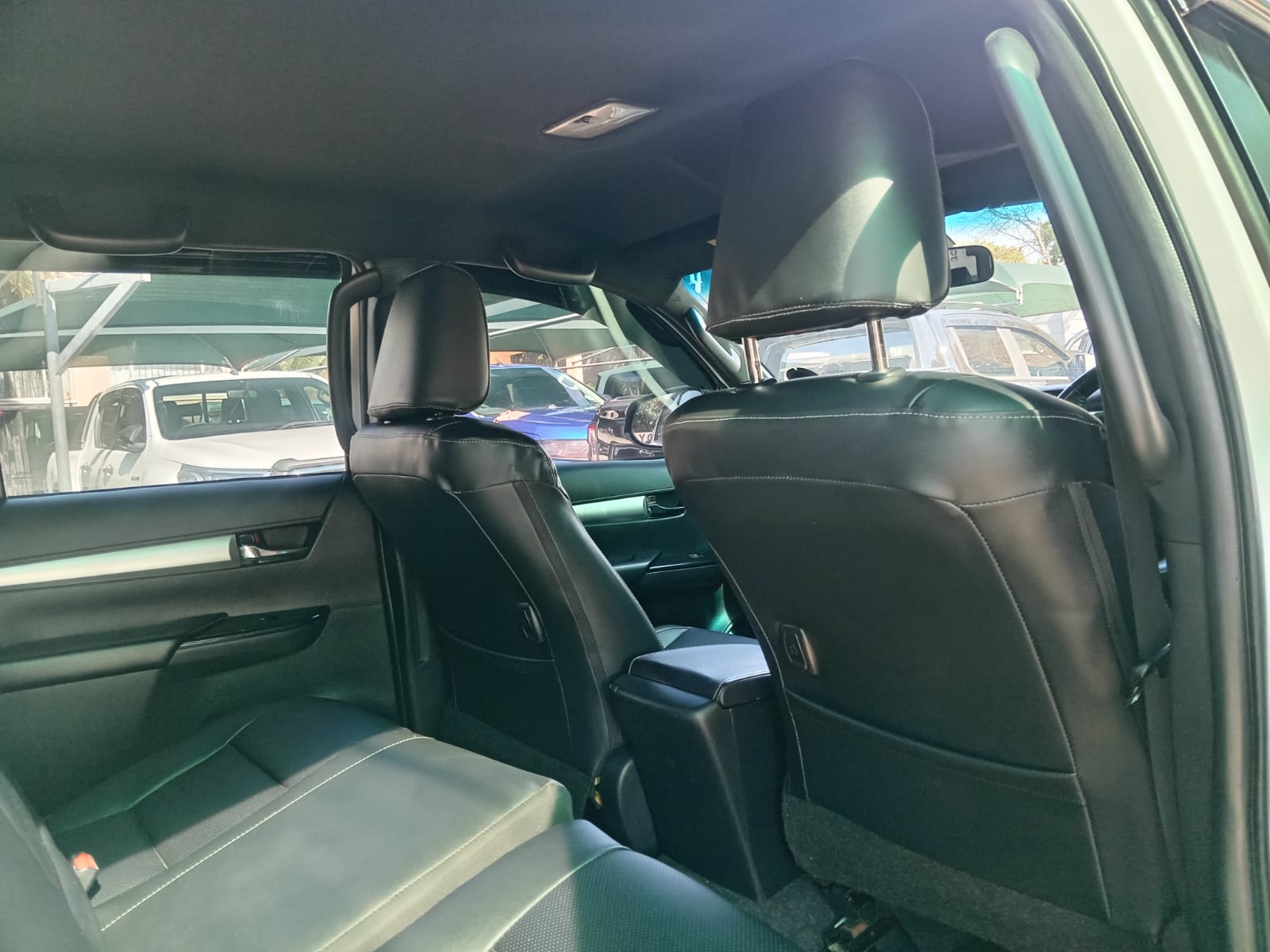 
								2016 Toyota Hilux 2.8GD-6 Double Cab 4×2 Raider full									