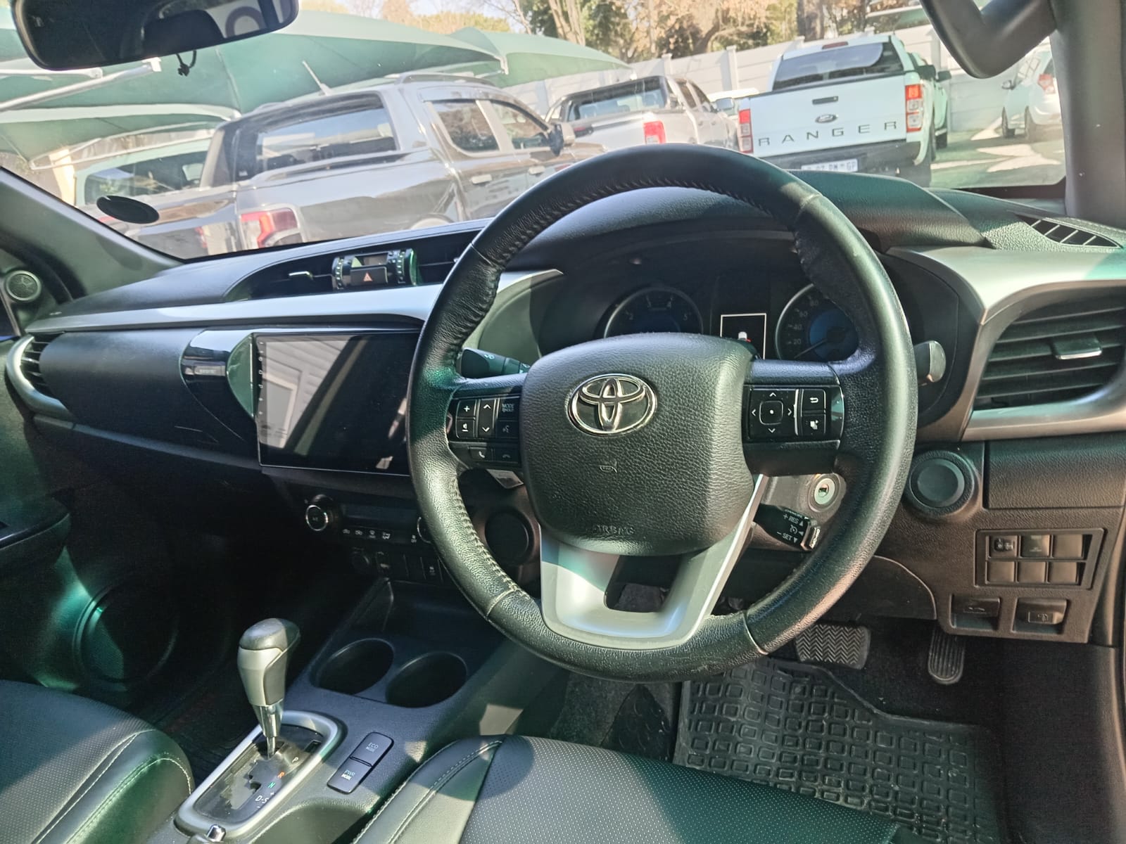 
								2016 Toyota Hilux 2.8GD-6 Double Cab 4×2 Raider full									