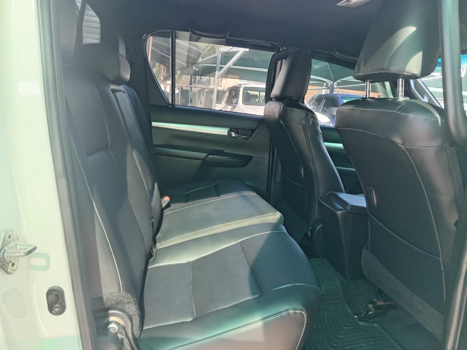 
								2016 Toyota Hilux 2.8GD-6 Double Cab 4×2 Raider full									