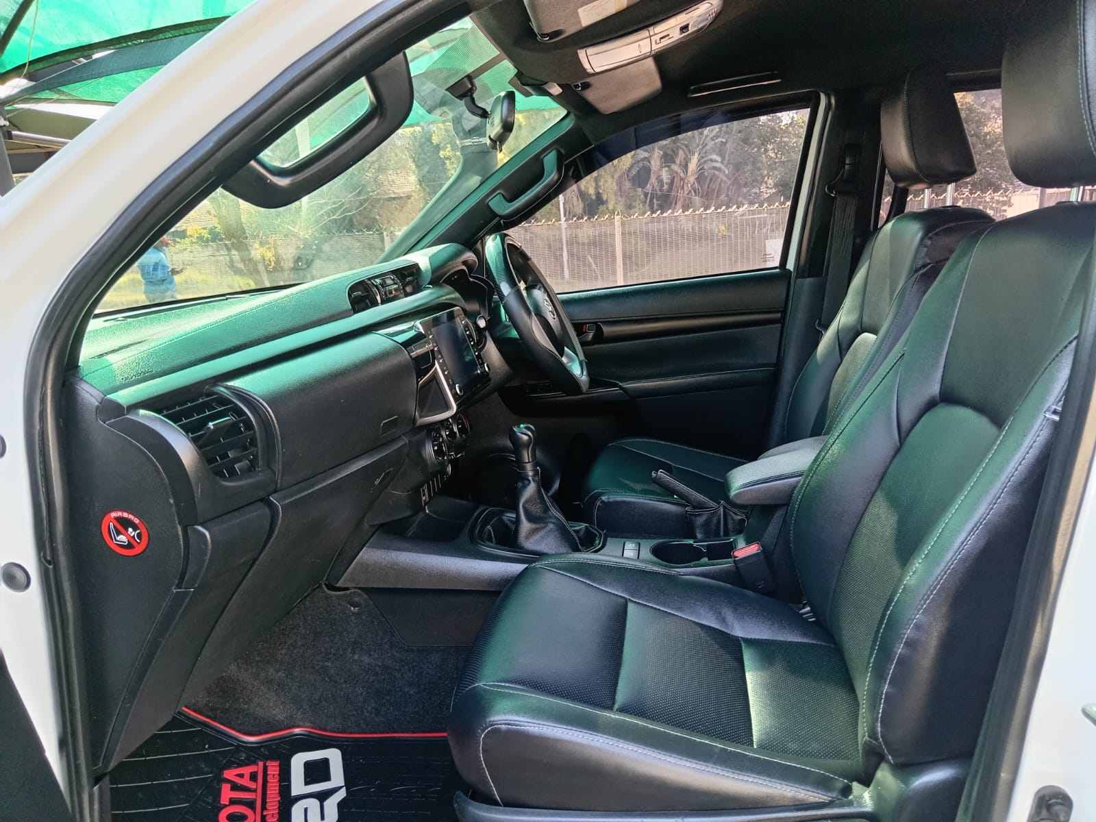 
								2021 Toyota Hilux 2.4GD-6 Double Cab Raider full									