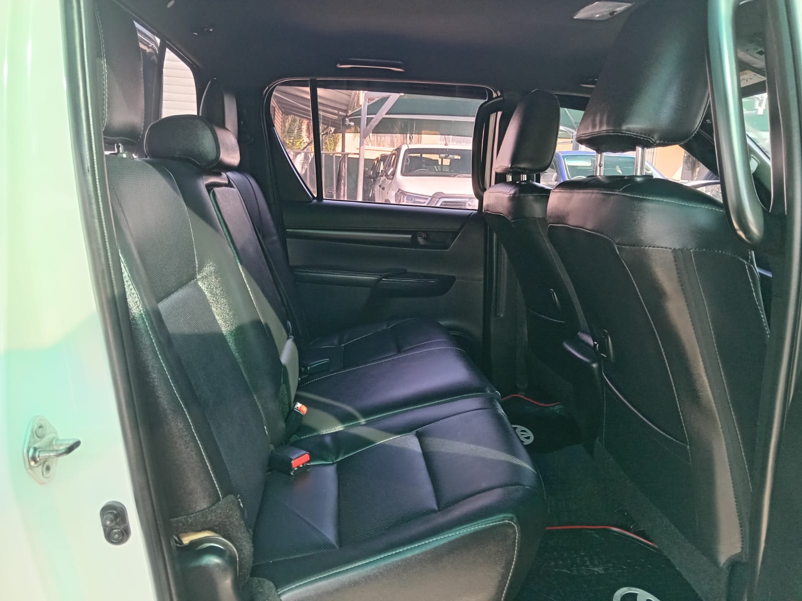 
								2021 Toyota Hilux 2.4GD-6 Double Cab Raider full									
