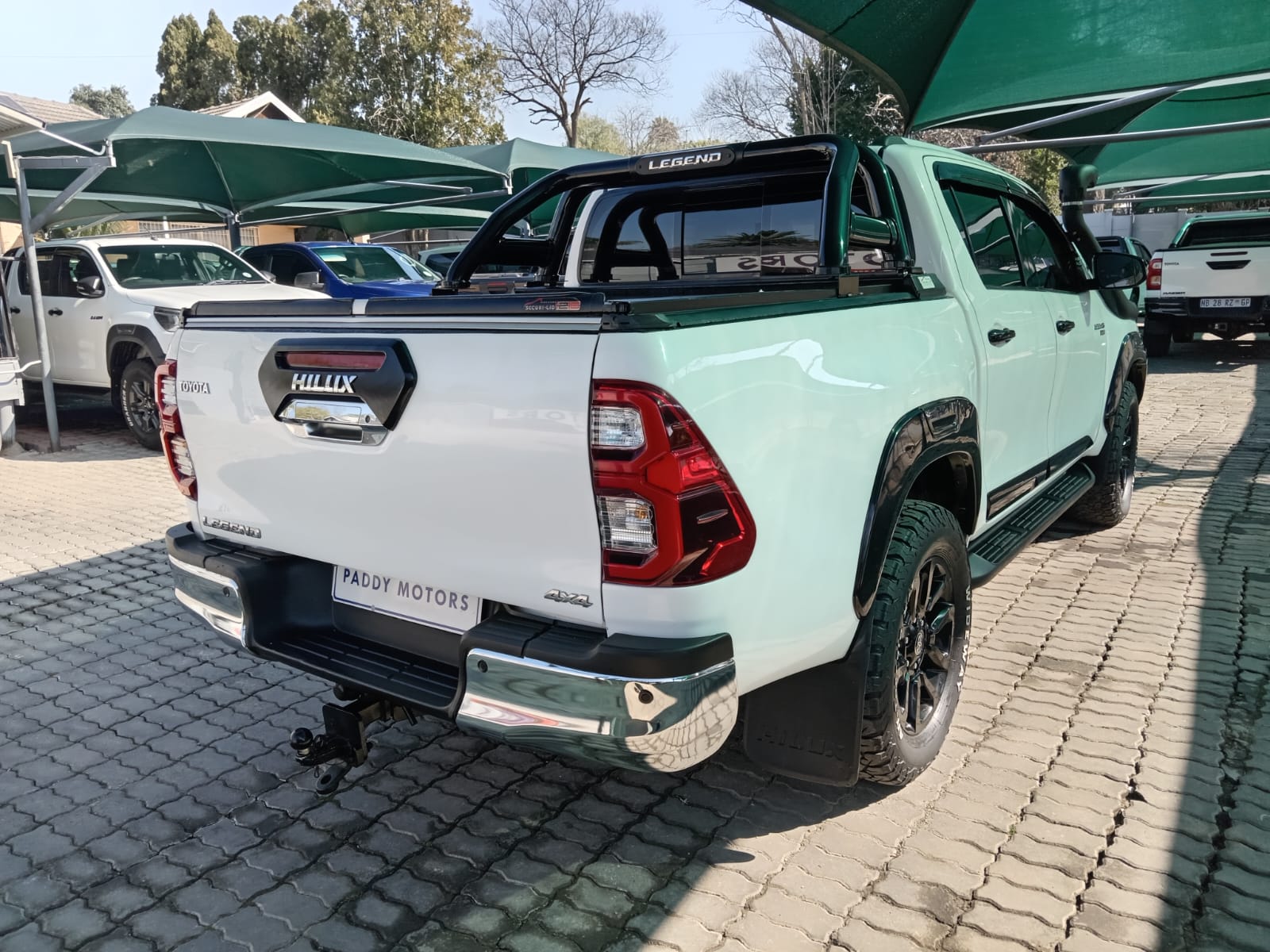 
								2021 Toyota Hilux 2.4GD-6 Double Cab Raider full									