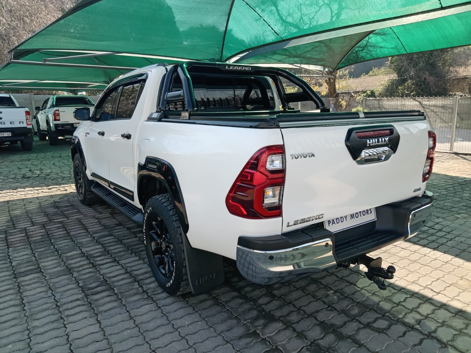 
								2021 Toyota Hilux 2.4GD-6 Double Cab Raider full									