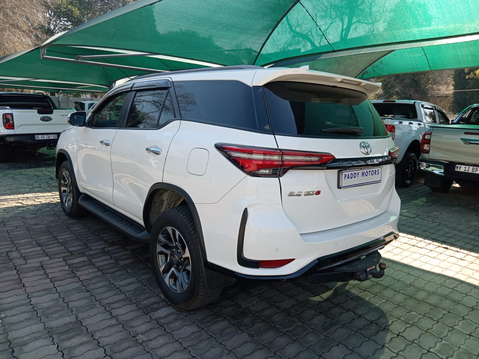 
								2023 TOYOTA FORTUNER 2.4 GD-D AUTO full									