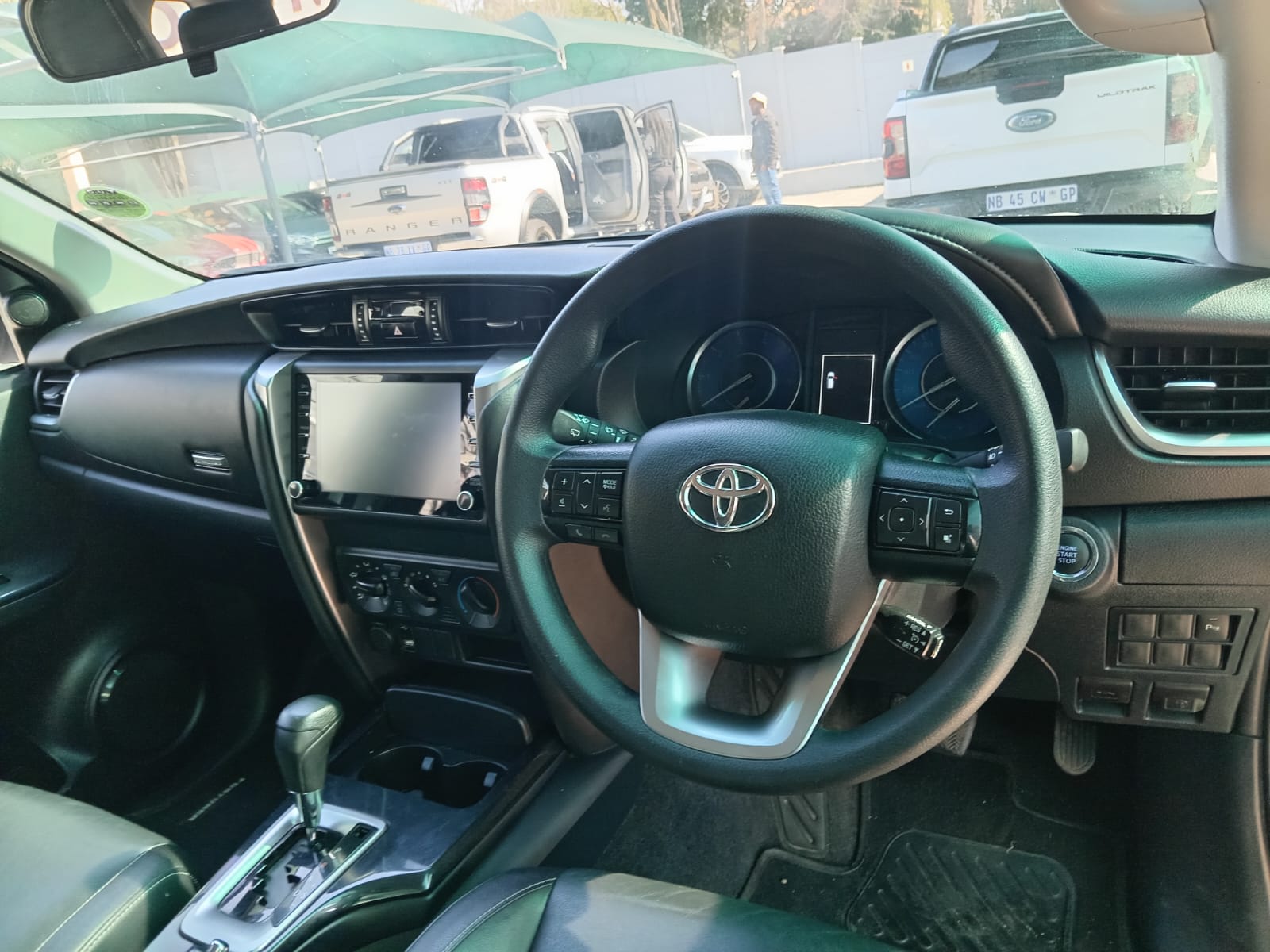 
								2023 TOYOTA FORTUNER 2.4 GD-D AUTO full									