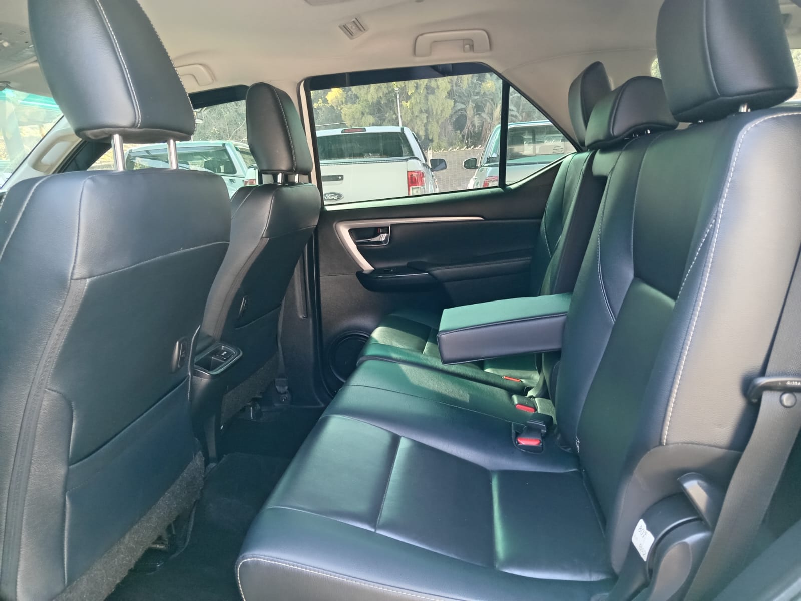 
								2023 TOYOTA FORTUNER 2.4 GD-D AUTO full									