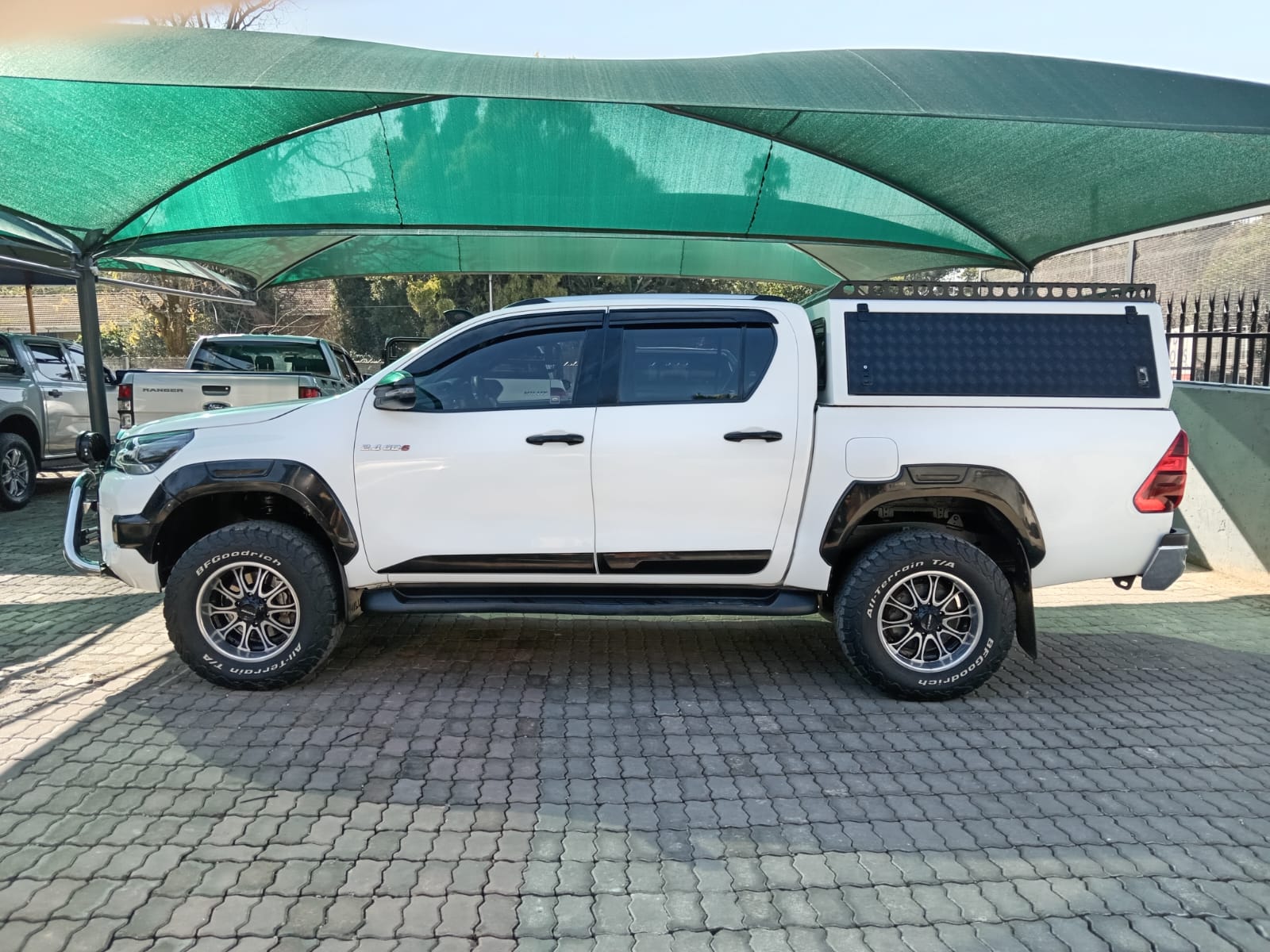 
								2023 TOYOTA HILUX 2.4 GD-6 DOUBLE CAB full									