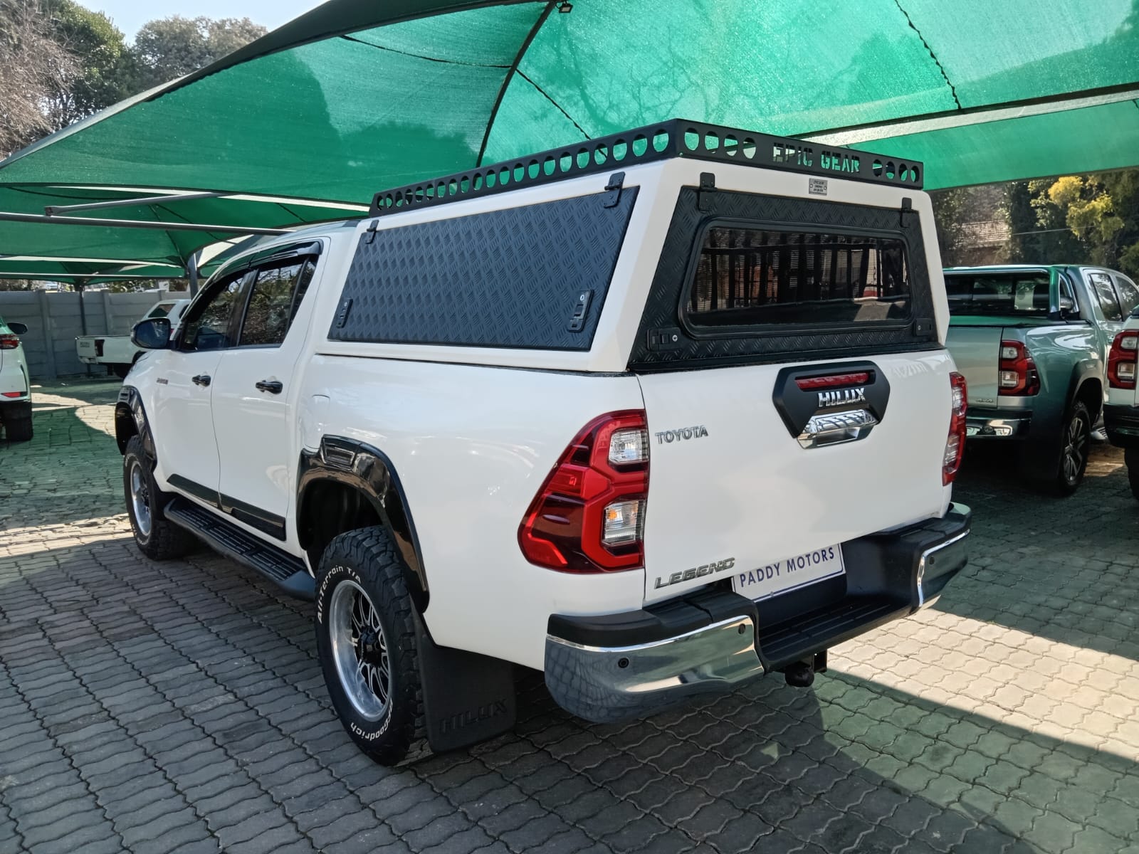 
								2023 TOYOTA HILUX 2.4 GD-6 DOUBLE CAB full									