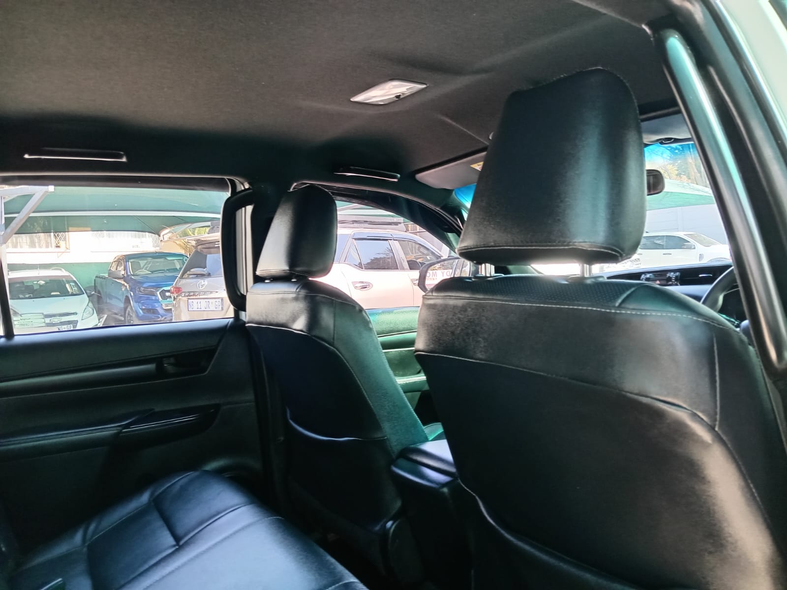 
								2023 TOYOTA HILUX 2.4 GD-6 DOUBLE CAB full									