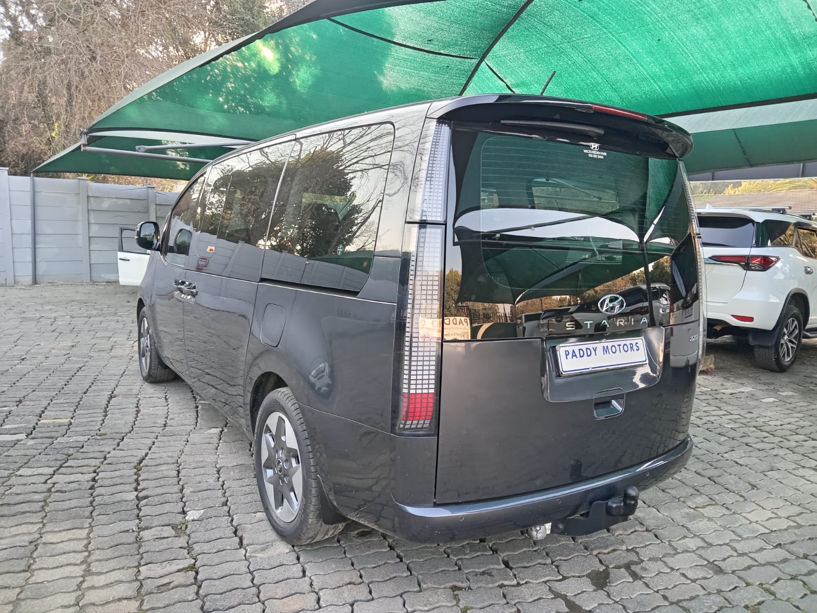 
								2023 Hyundai Staria 2.2D Elite 9-seater Auto full									