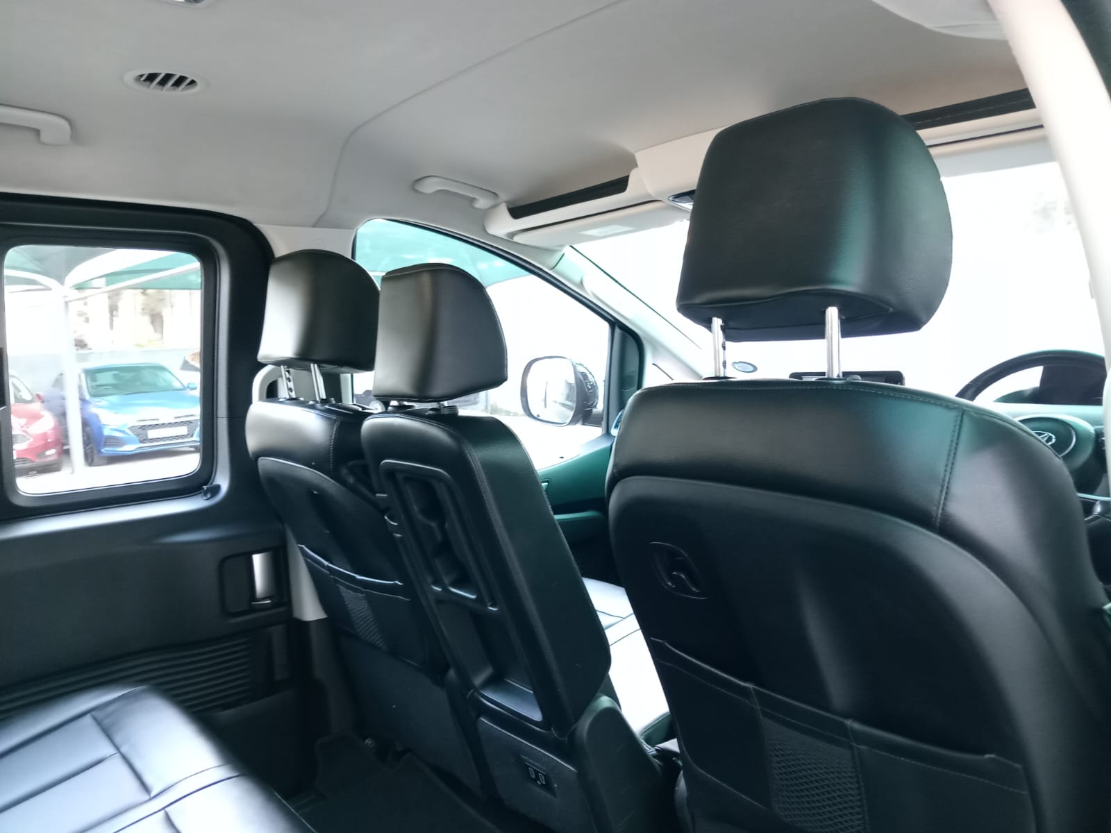 
								2023 Hyundai Staria 2.2D Elite 9-seater Auto full									