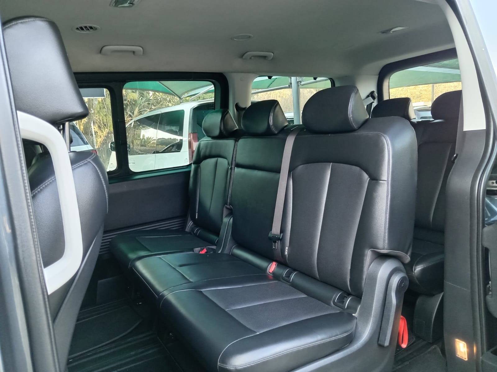 
								2023 Hyundai Staria 2.2D Elite 9-seater Auto full									