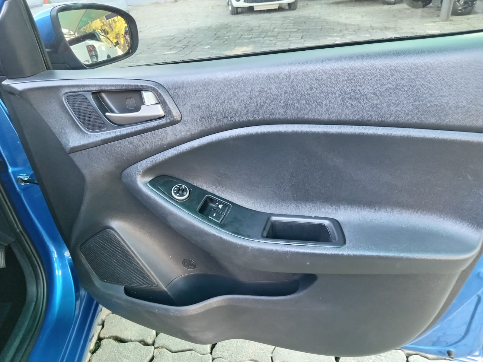 
								2020 Hyundai i20 1.4 Fluid full									
