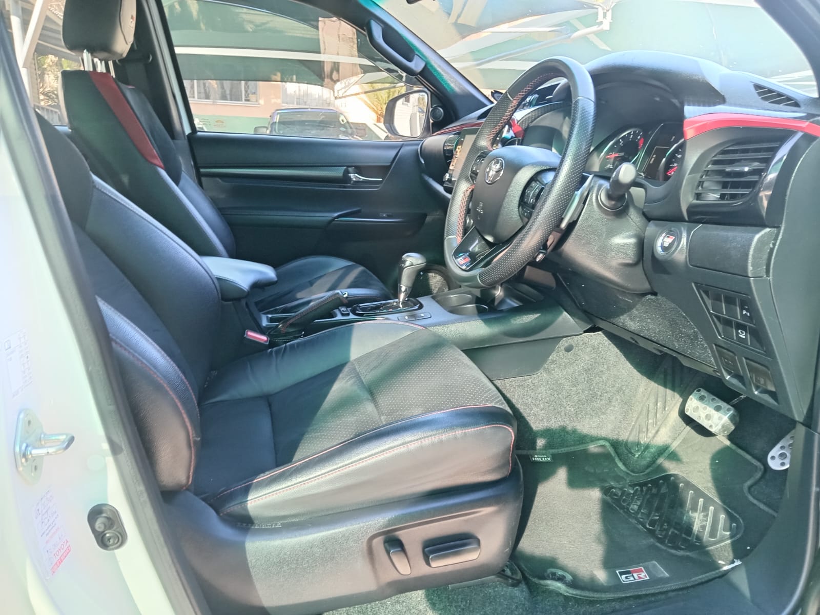 
								2024 Toyota Hilux 2.8GD-6 Double Cab 4×4 GR-Sport full									