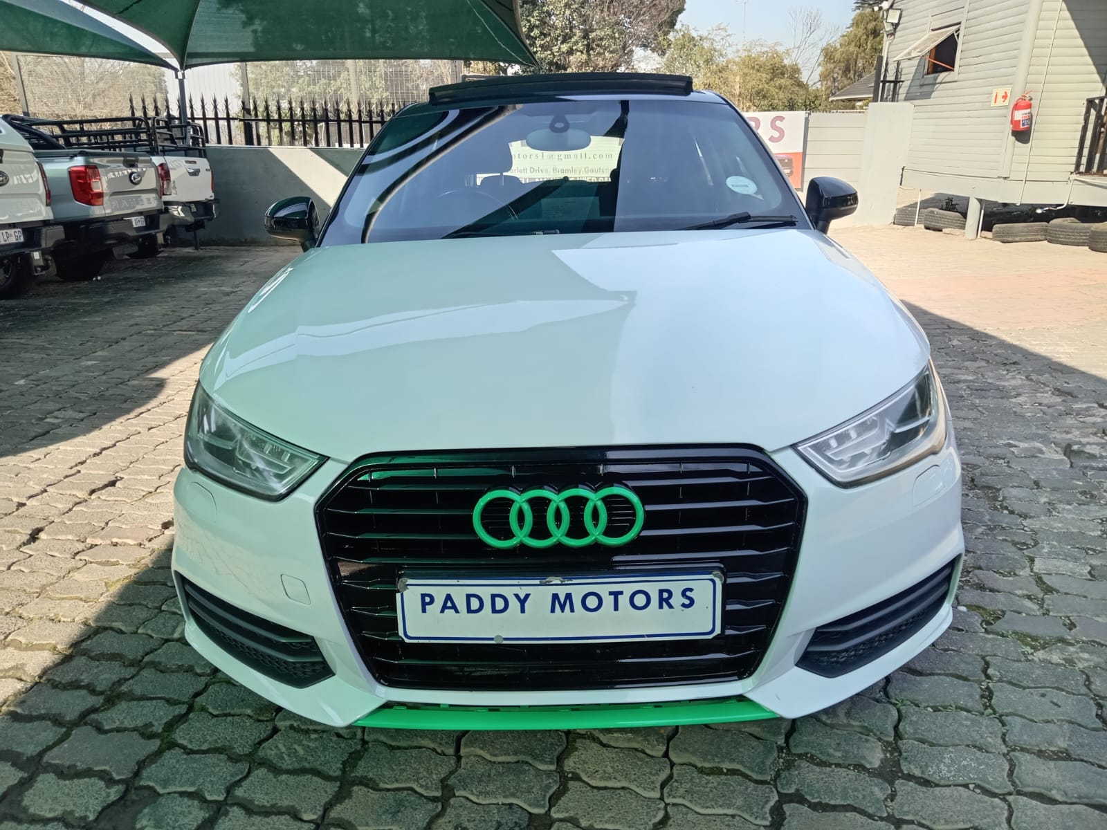 
								Audi A1 Sportback 1.8TFSI Sport full									
