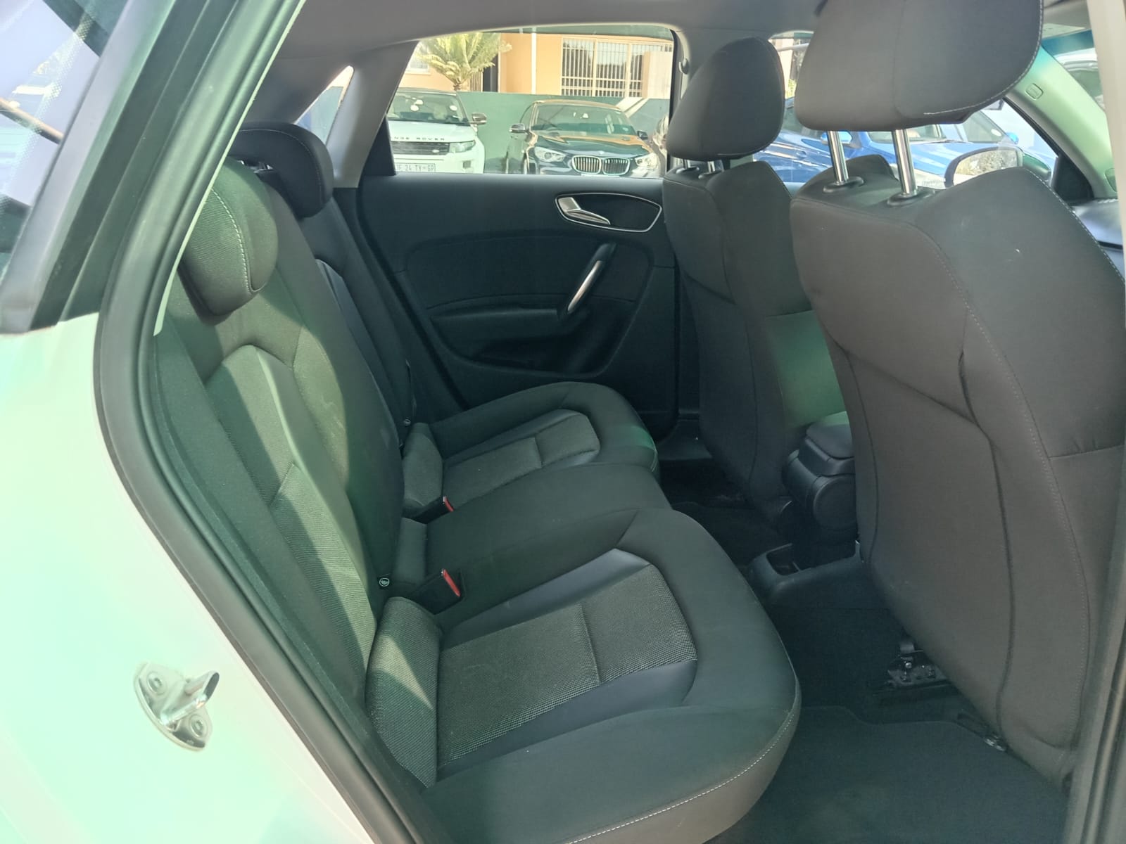 
								Audi A1 Sportback 1.8TFSI Sport full									