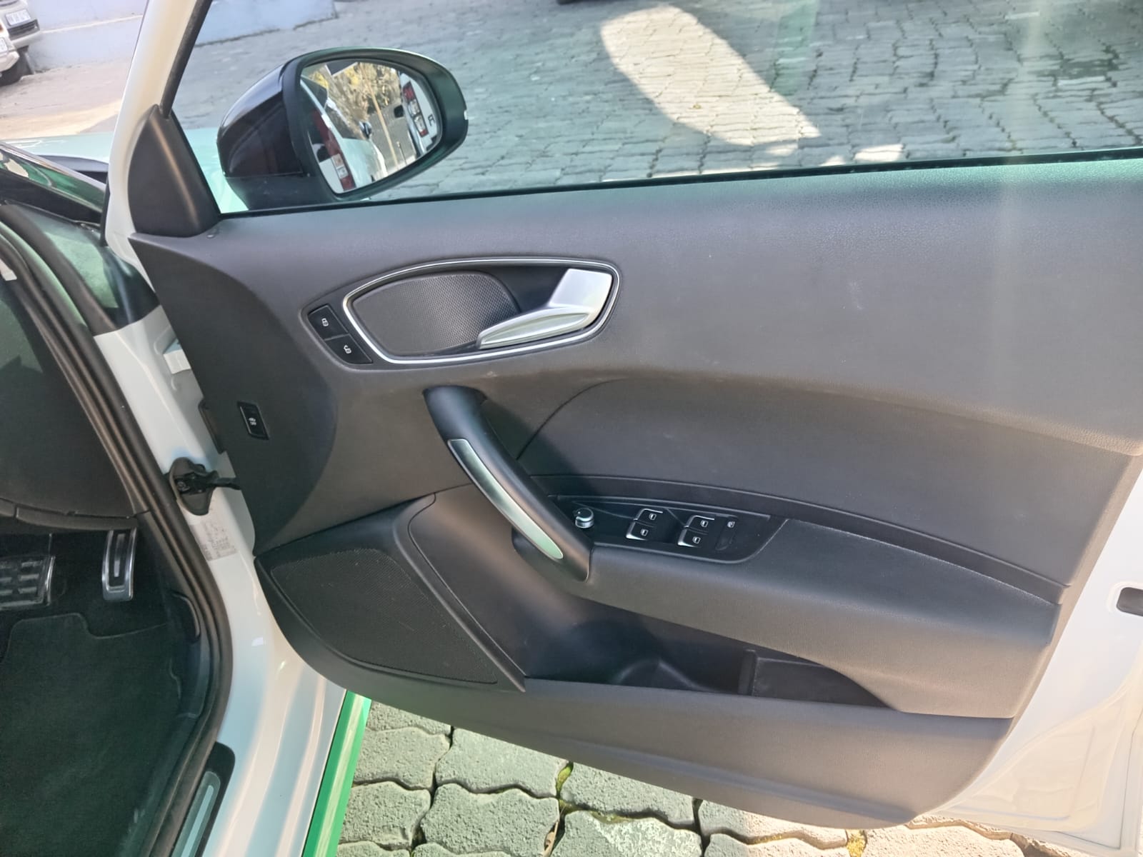 
								Audi A1 Sportback 1.8TFSI Sport full									