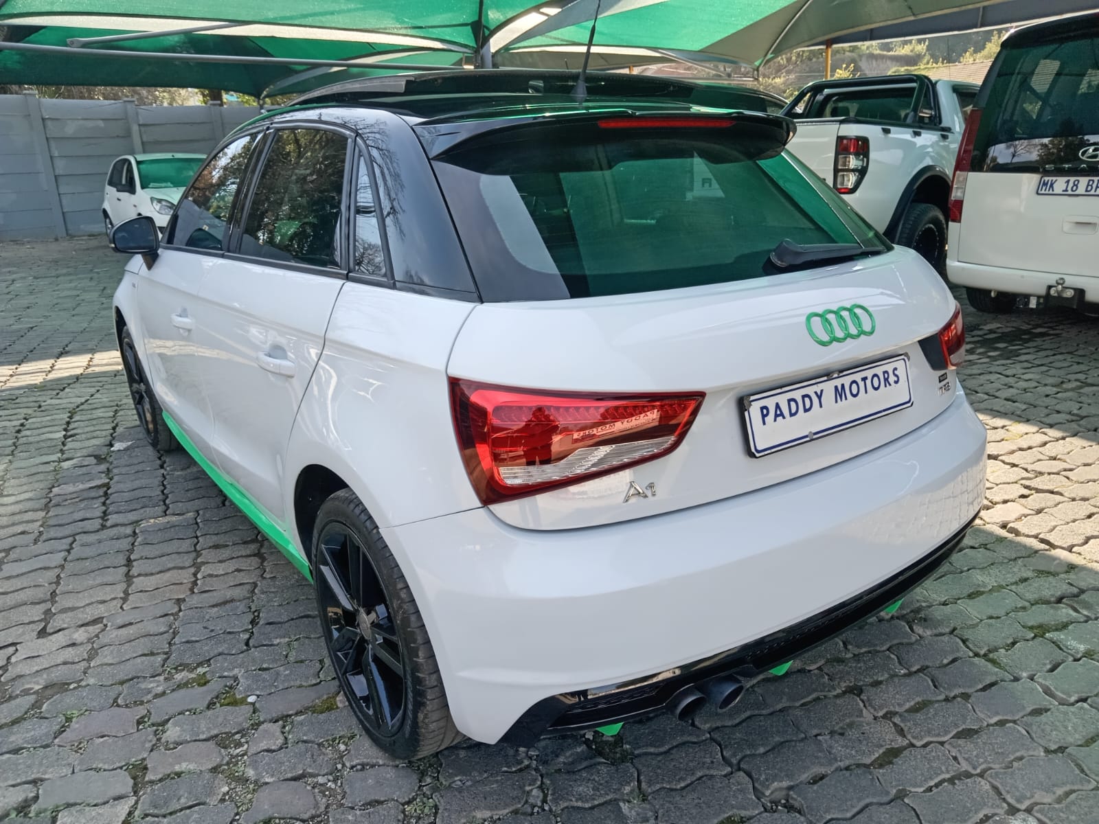 
								Audi A1 Sportback 1.8TFSI Sport full									