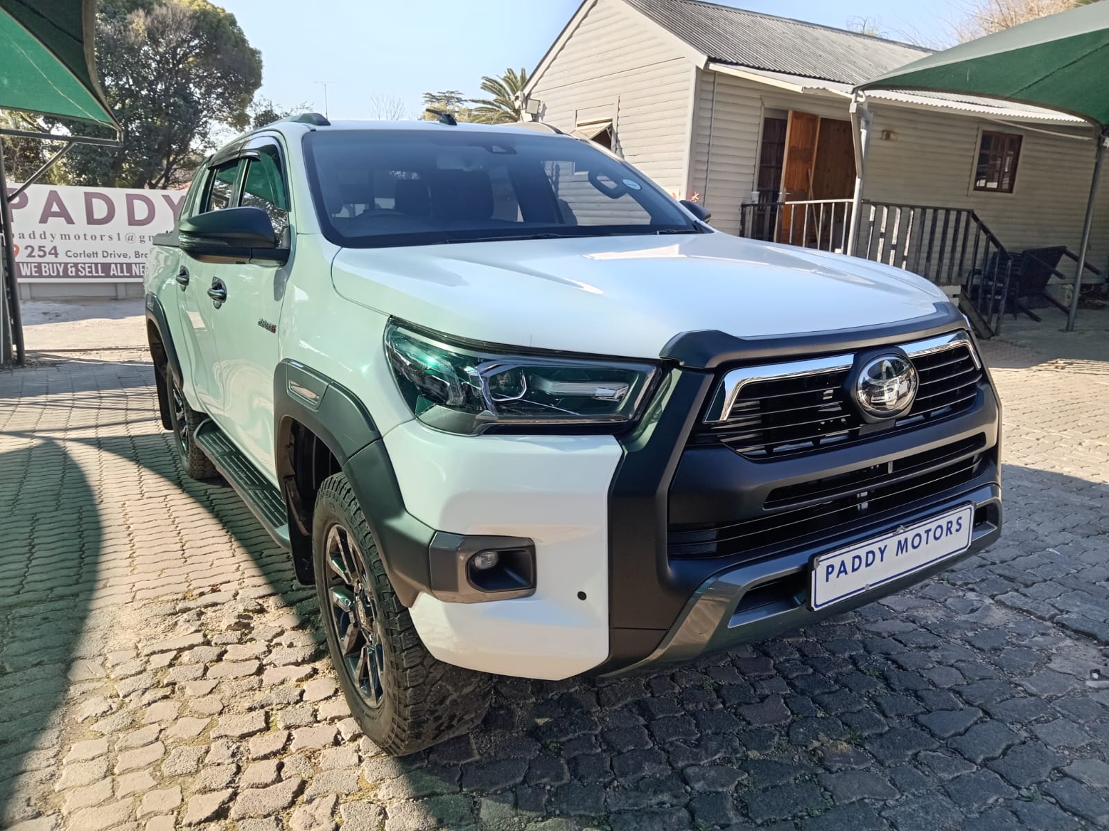 
								2022 Toyota Hilux 2.8GD-6 Double Cab Legend Auto full									