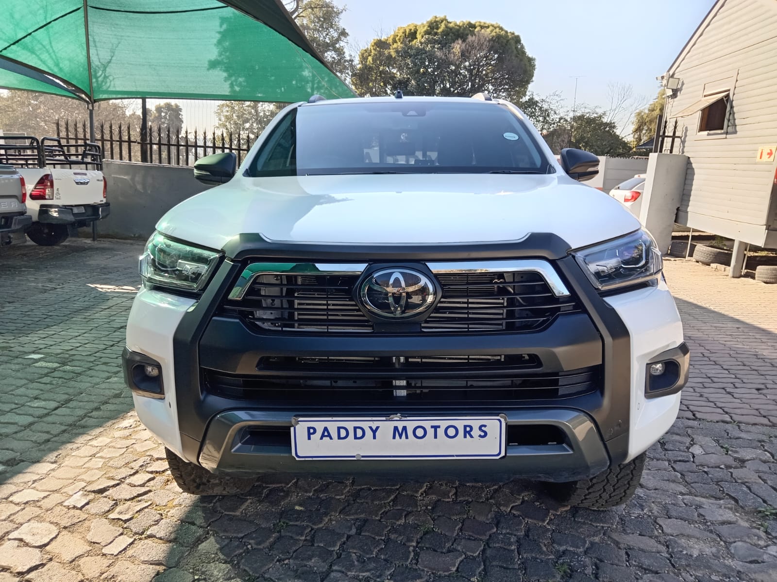 
								2022 Toyota Hilux 2.8GD-6 Double Cab Legend Auto full									