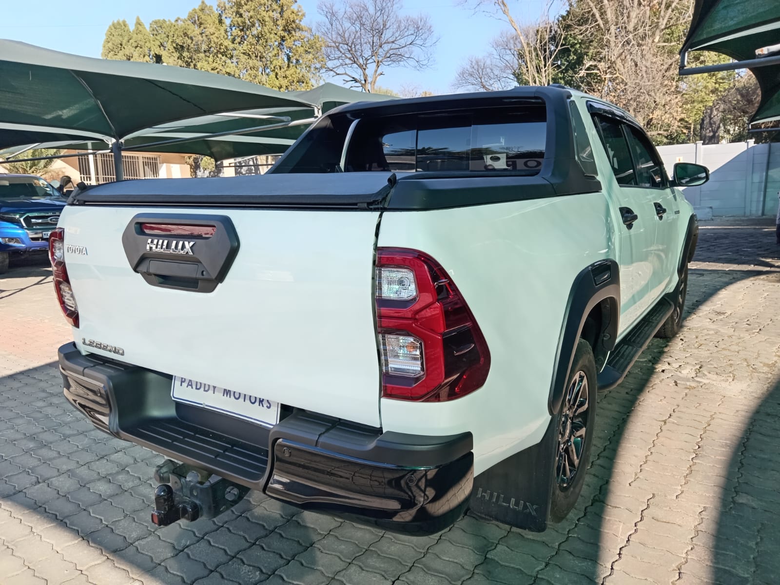 
								2022 Toyota Hilux 2.8GD-6 Double Cab Legend Auto full									