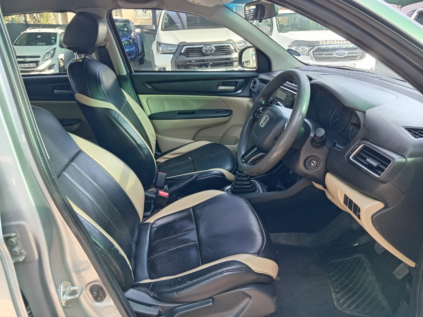 
								2019 Honda Amaze 1.2 Comfort full									