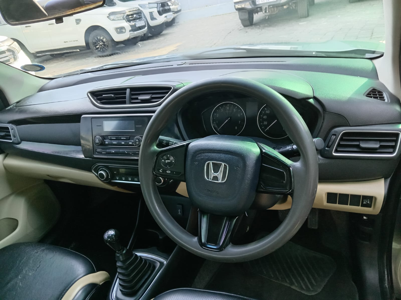 
								2019 Honda Amaze 1.2 Comfort full									
