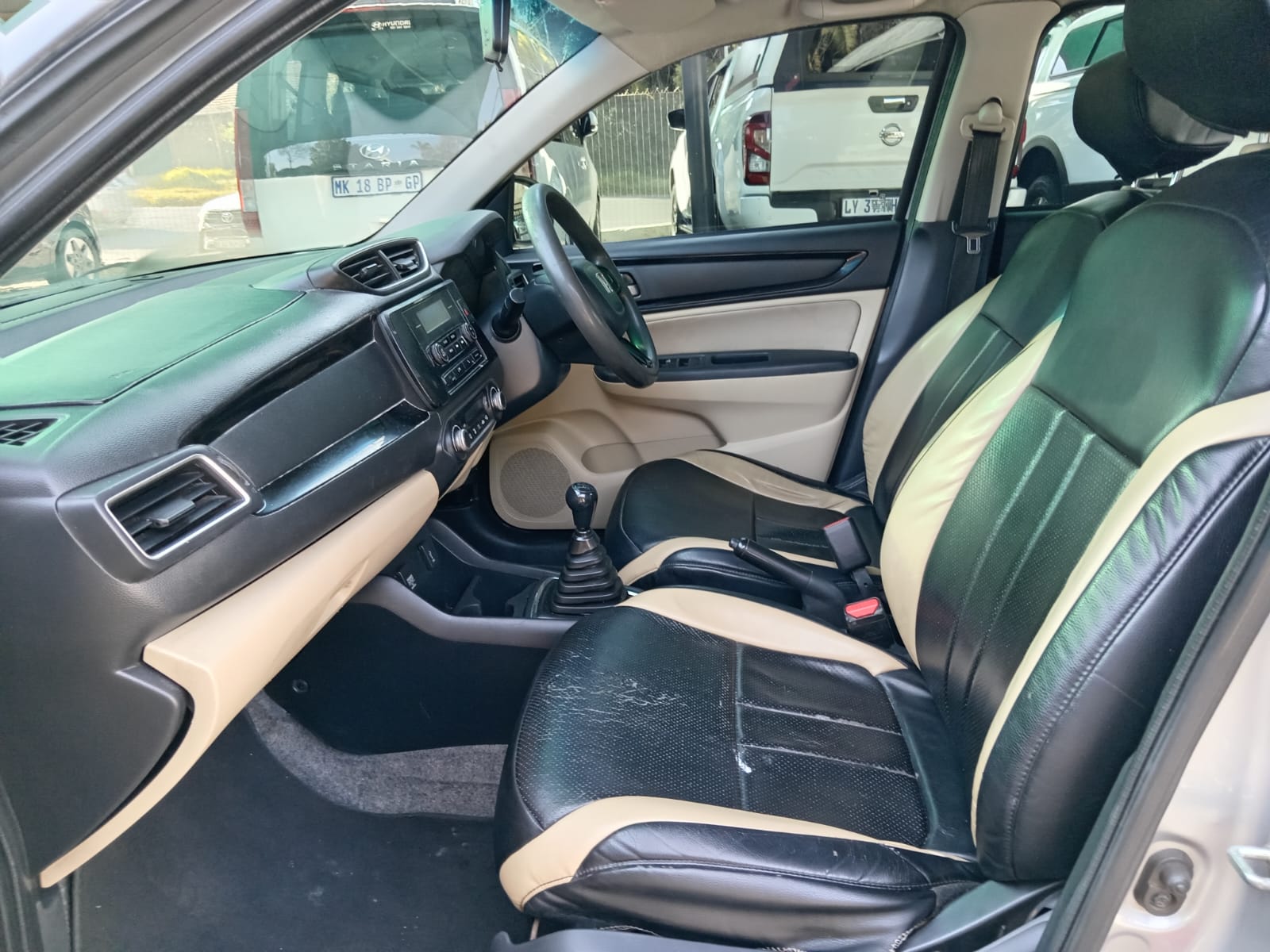 
								2019 Honda Amaze 1.2 Comfort full									