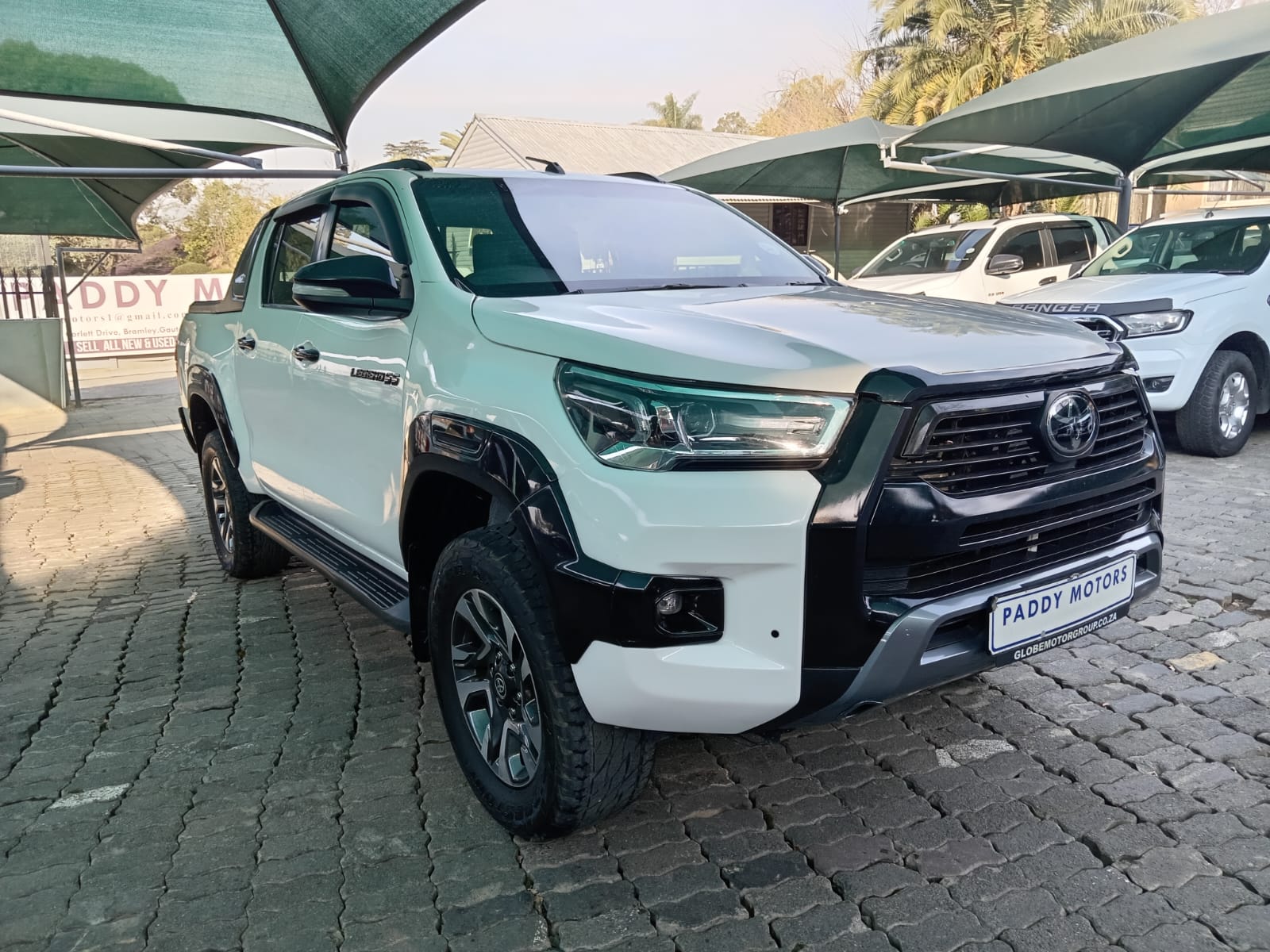 
								2024 Toyota Hilux 2.8GD-6 Double Cab Legend Auto full									