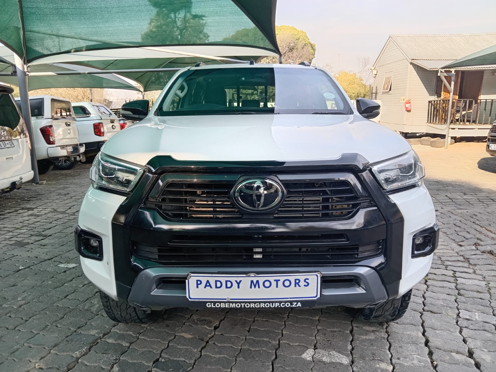 
								2024 Toyota Hilux 2.8GD-6 Double Cab Legend Auto full									