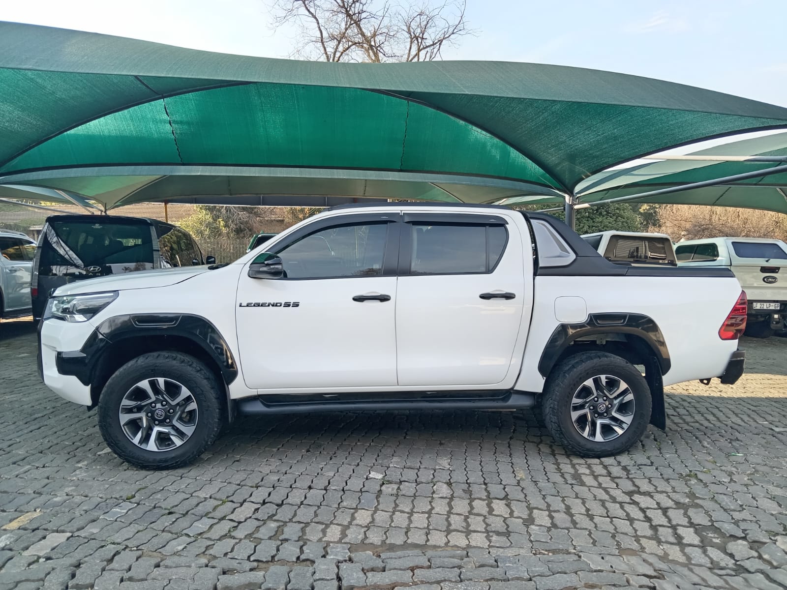 
								2024 Toyota Hilux 2.8GD-6 Double Cab Legend Auto full									