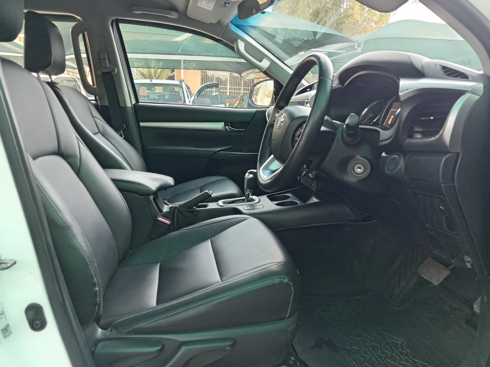 
								2024 Toyota Hilux 2.8GD-6 Double Cab Legend Auto full									
