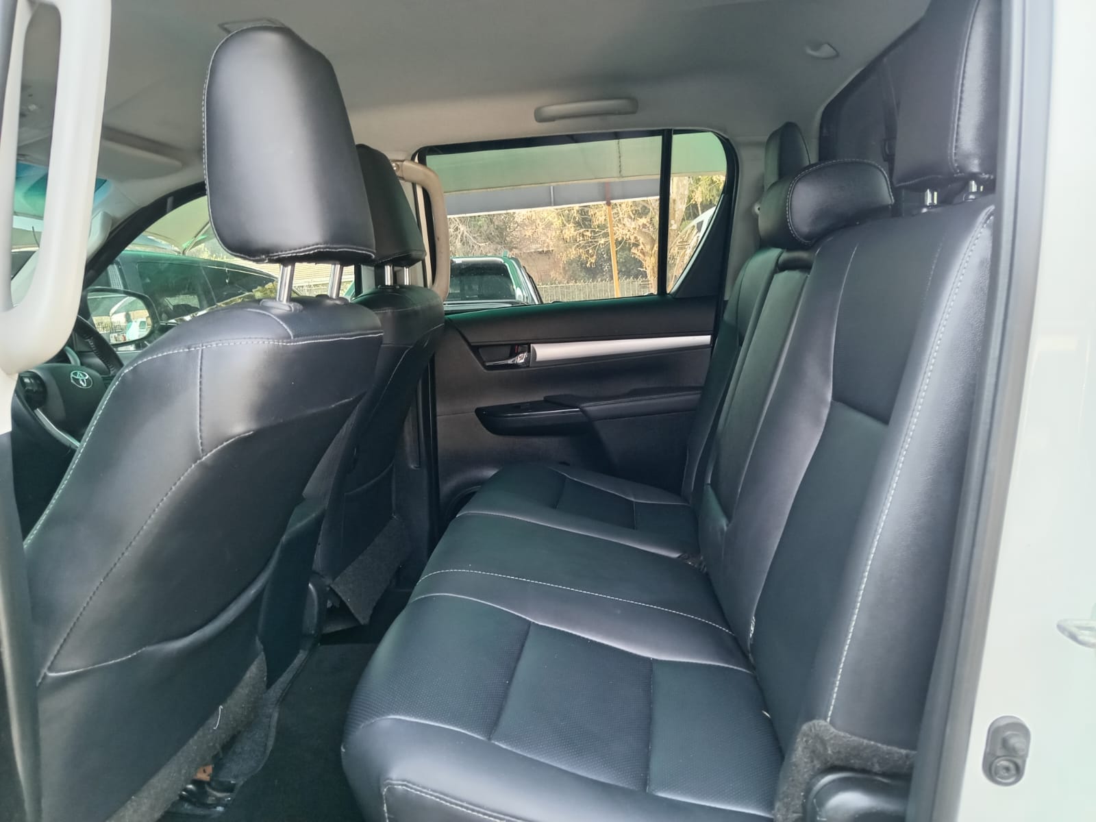 
								2024 Toyota Hilux 2.8GD-6 Double Cab Legend Auto full									