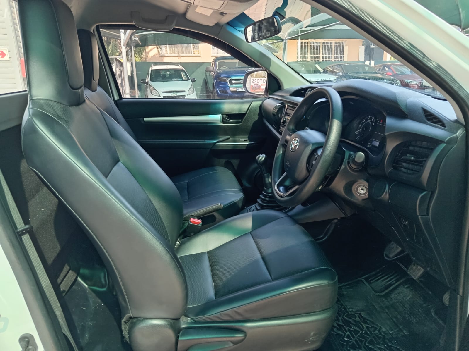 
								2025 Toyota Hilux 2.4GD Single Cab Chassis Cab full									