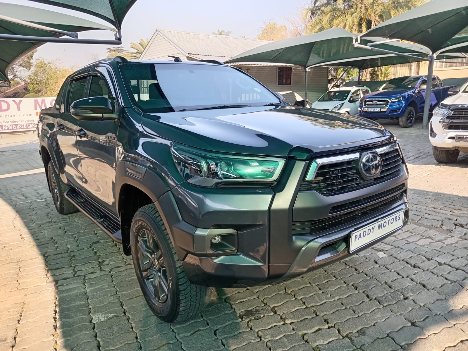 
								2022 Toyota Hilux 2.4GD-6 Double Cab Raider full									