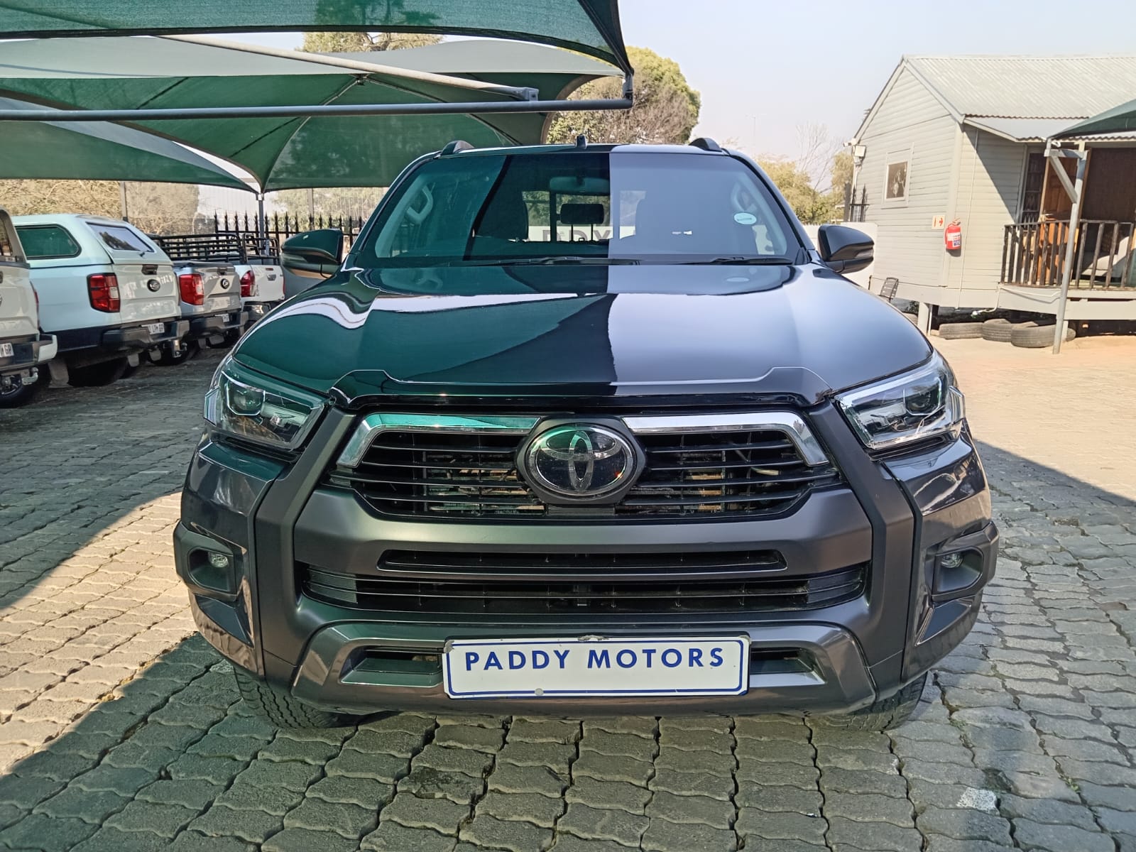 
								2022 Toyota Hilux 2.4GD-6 Double Cab Raider full									