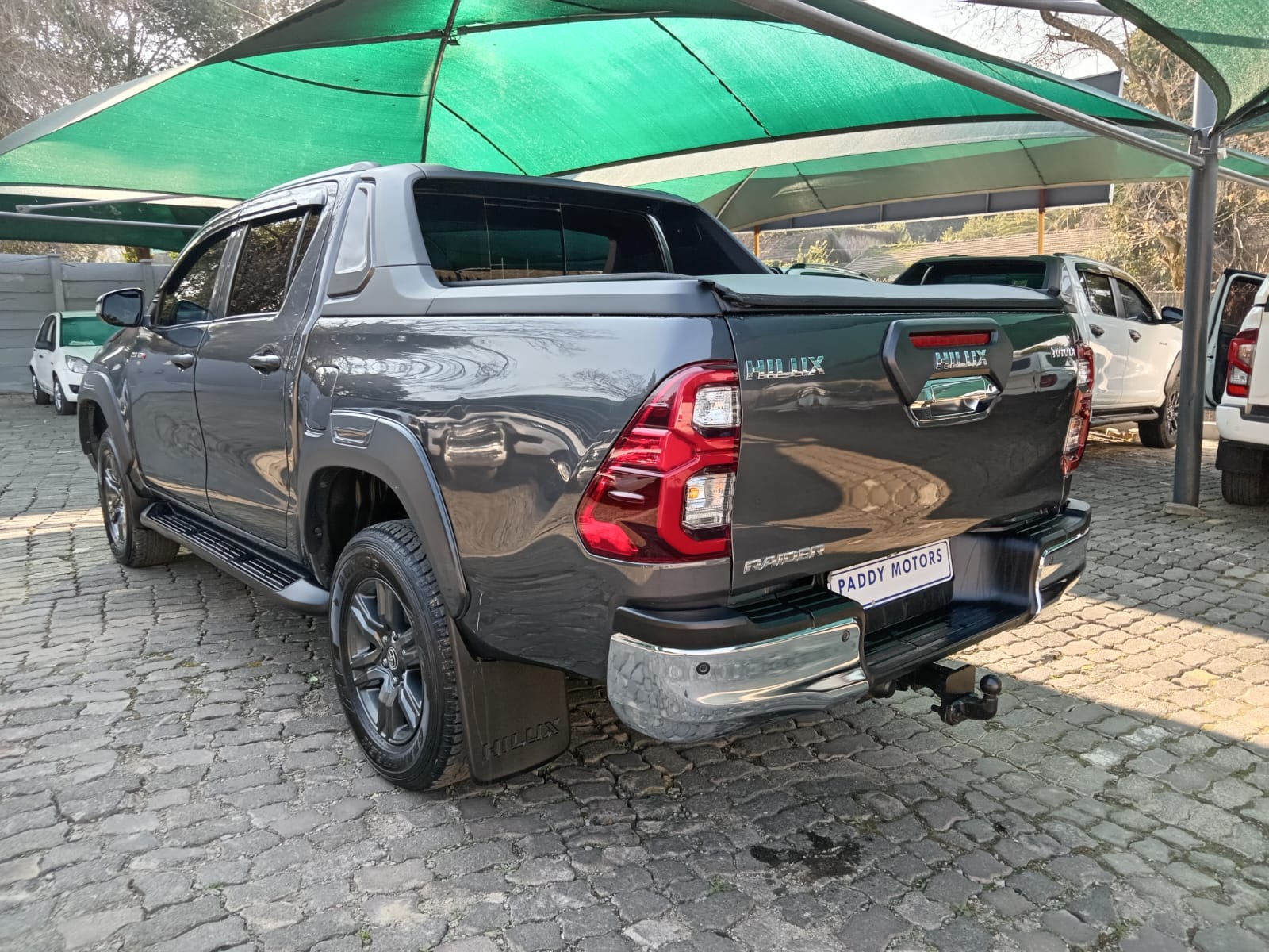 
								2022 Toyota Hilux 2.4GD-6 Double Cab Raider full									
