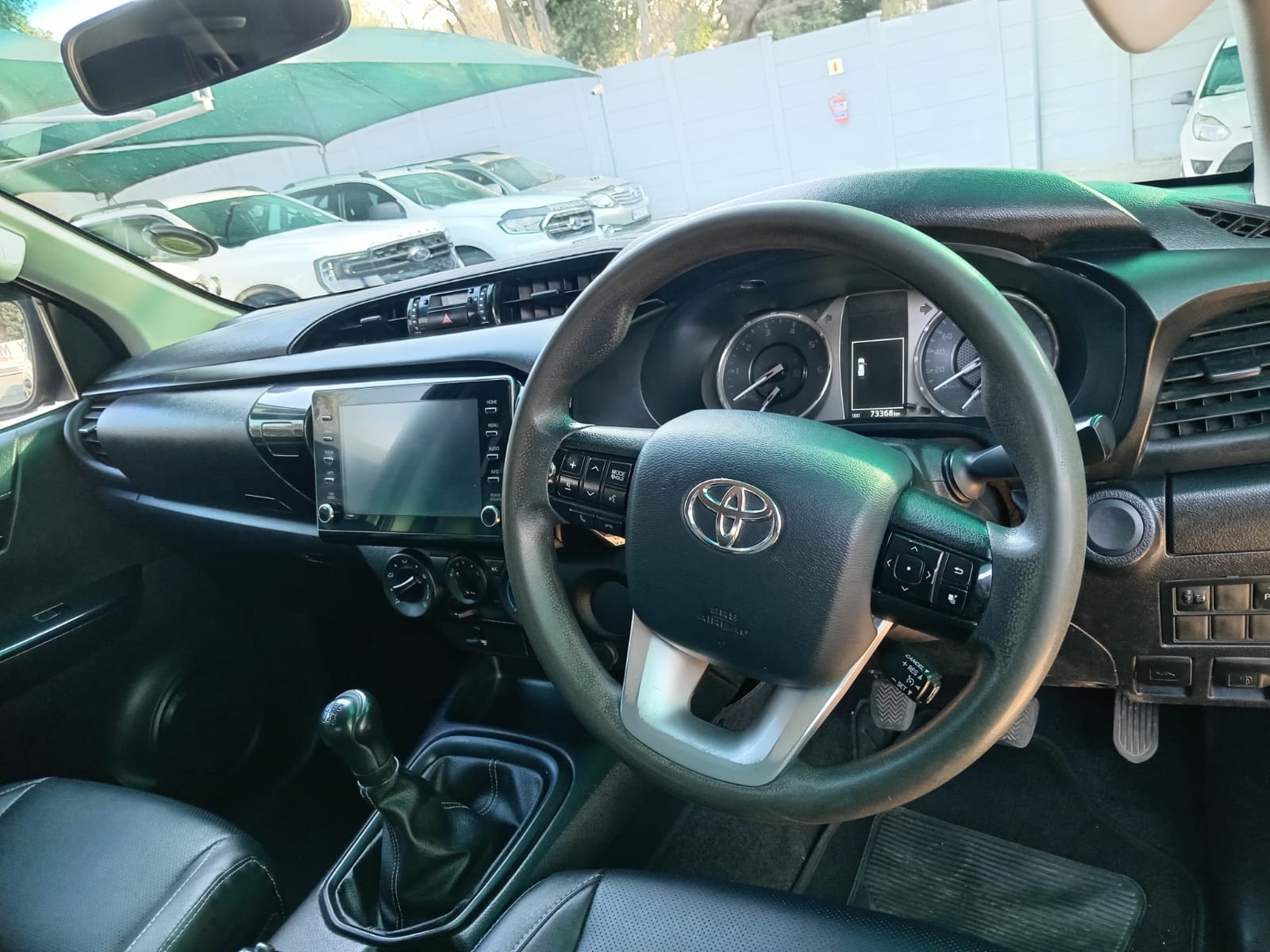 
								2022 Toyota Hilux 2.4GD-6 Double Cab Raider full									