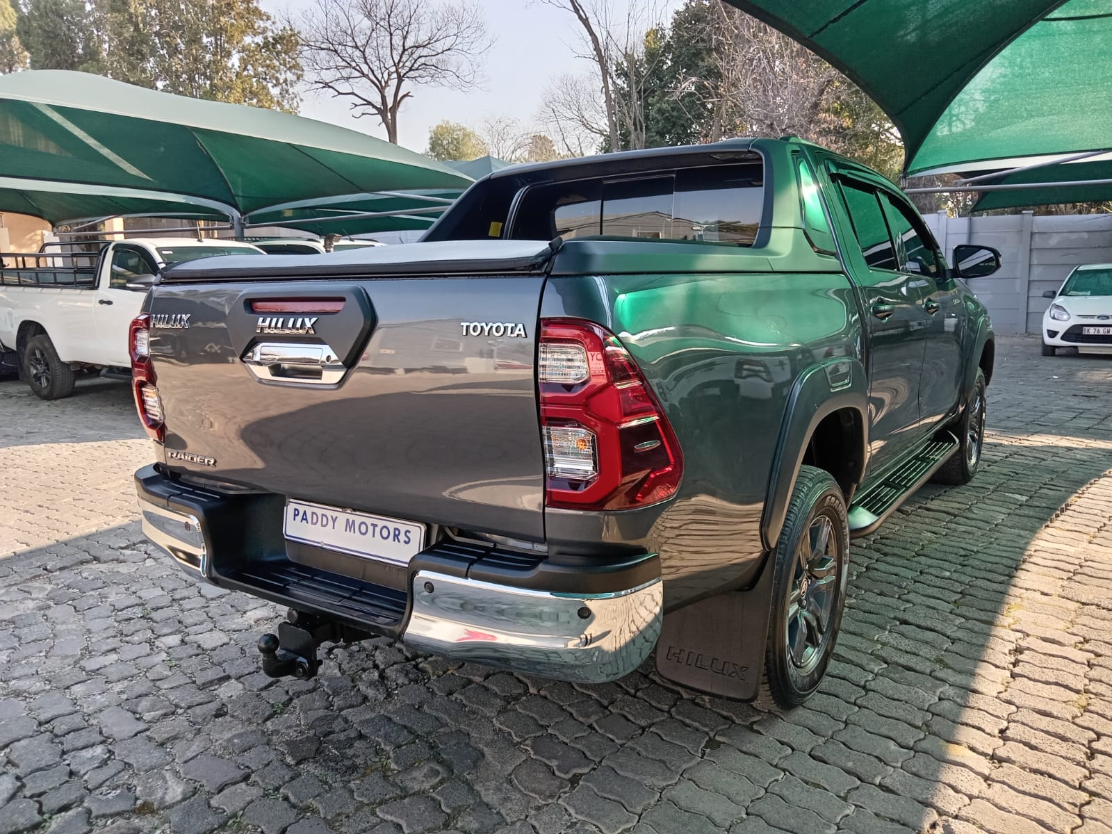 
								2022 Toyota Hilux 2.4GD-6 Double Cab Raider full									