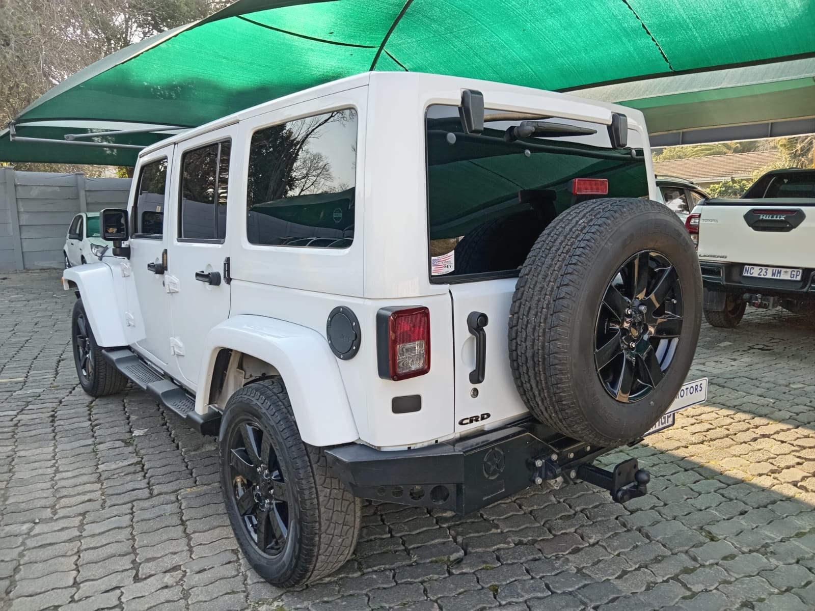 
								2014 Jeep Wrangler Unlimited 2.8CRD Sahara full									
