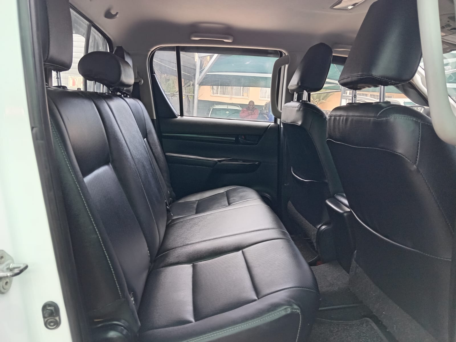 
								2019 Toyota Hilux 2.4GD-6 Double Cab 4×4 SRX Auto Share Contact Seller full									