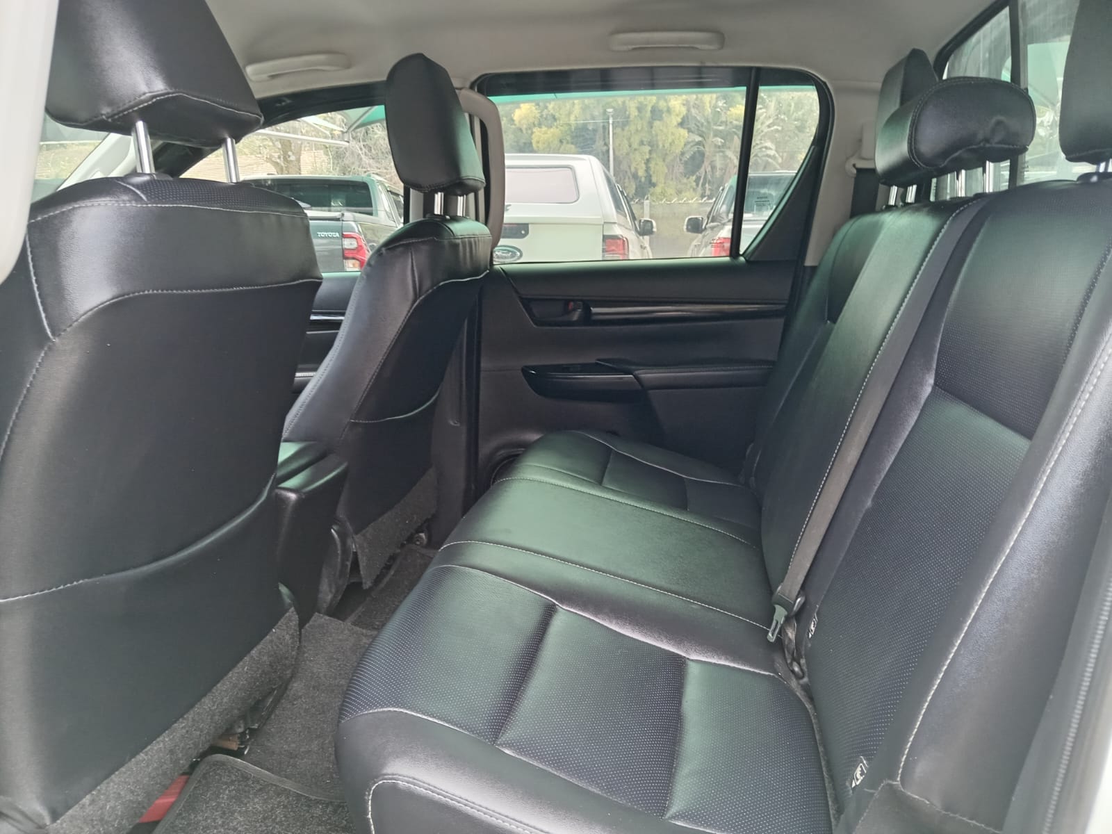 
								2019 Toyota Hilux 2.4GD-6 Double Cab 4×4 SRX Auto Share Contact Seller full									