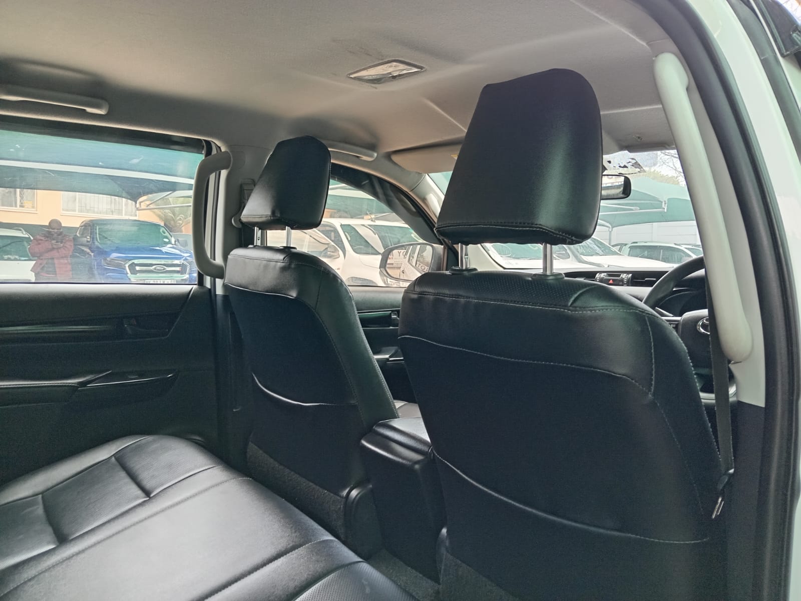 
								2019 Toyota Hilux 2.4GD-6 Double Cab 4×4 SRX Auto Share Contact Seller full									