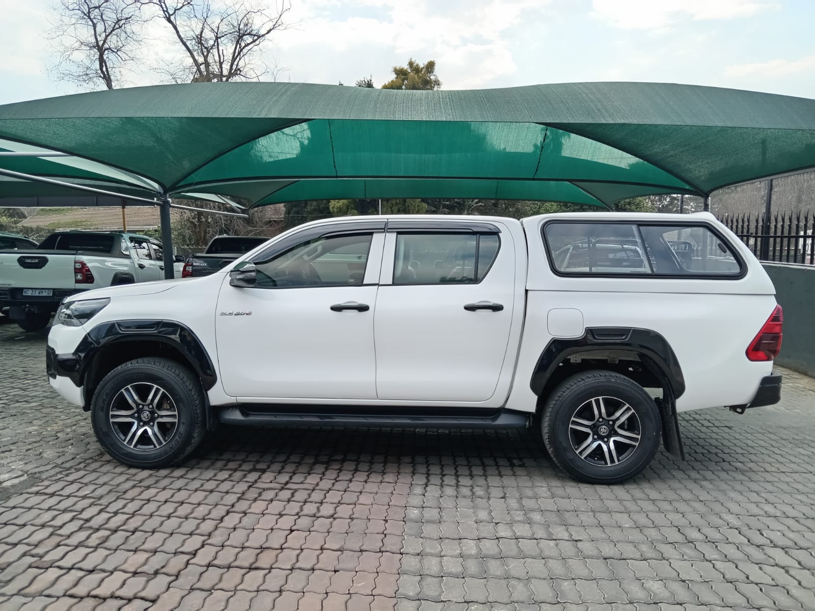 
								2019 Toyota Hilux 2.4GD-6 Double Cab 4×4 SRX Auto Share Contact Seller full									