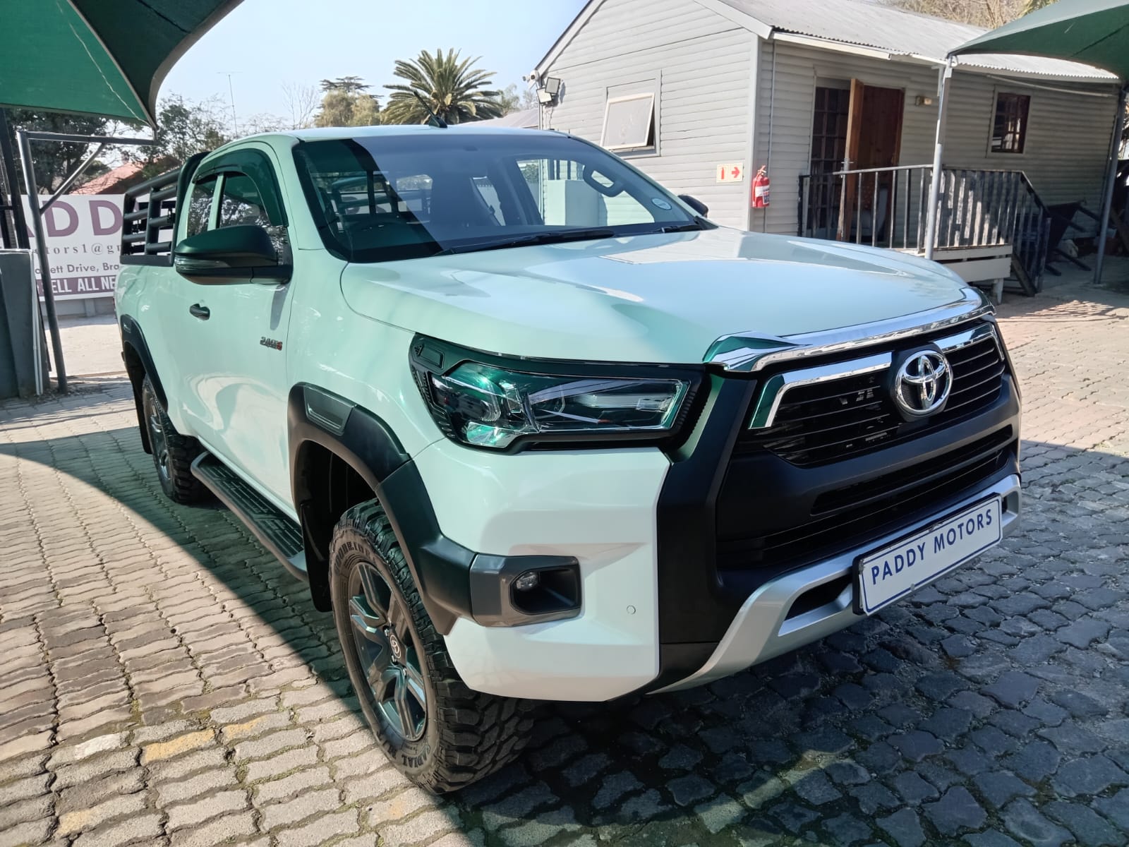 
								2023 Toyota Hilux 2.4GD-6 Xtra Cab Raider full									