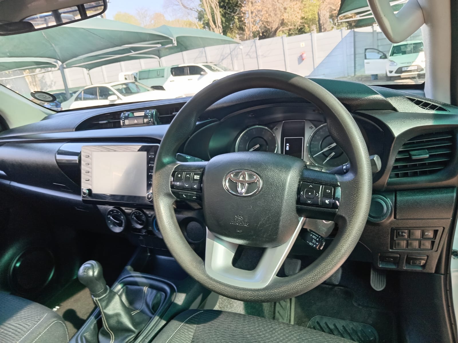 
								2023 Toyota Hilux 2.4GD-6 Xtra Cab Raider full									
