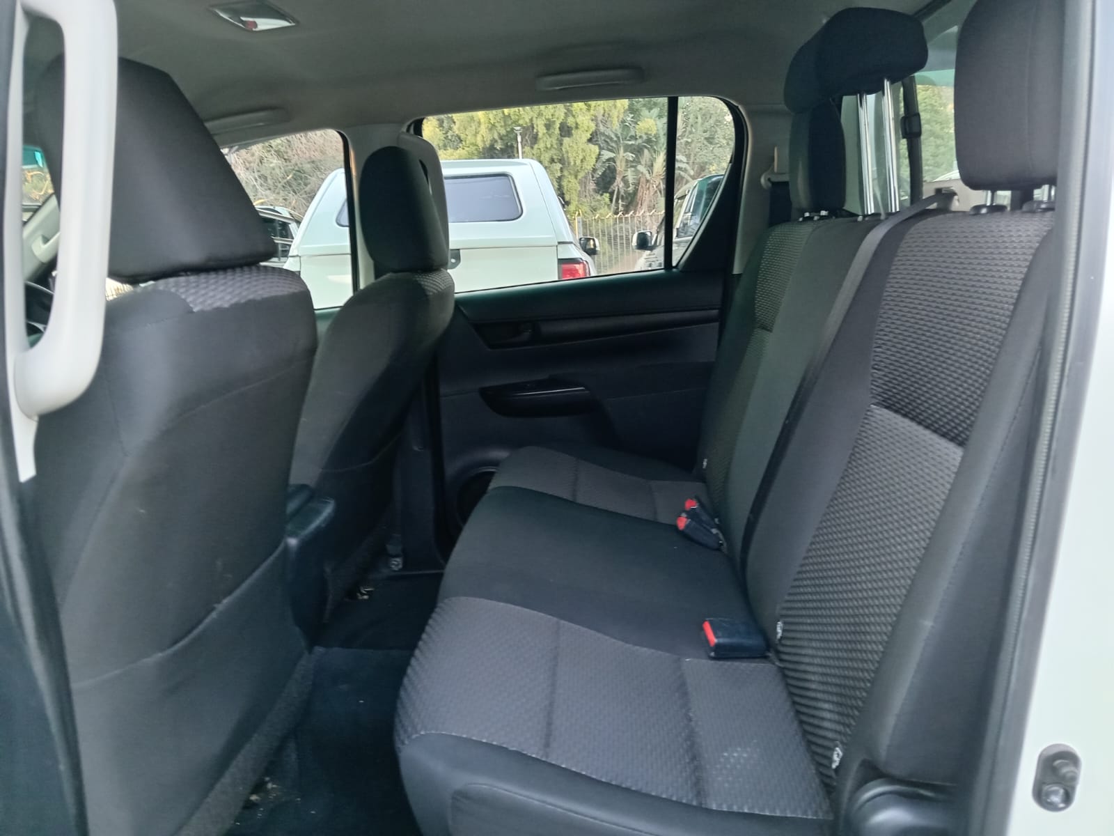 
								2017 Toyota Hilux 2.4GD-6 Double Cab SRX Share Contact Seller full									